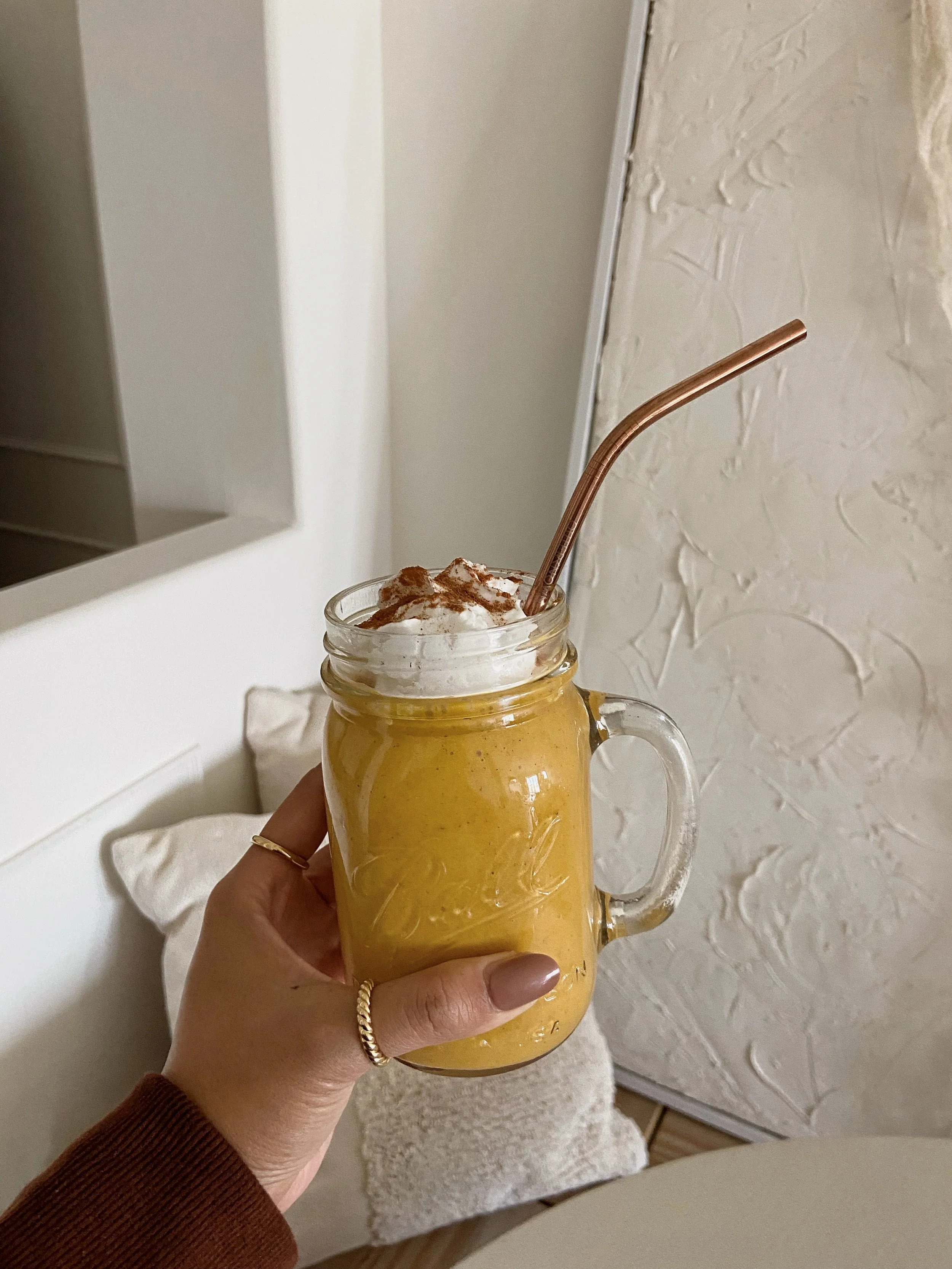 easy pumpkin pie smoothie with banana