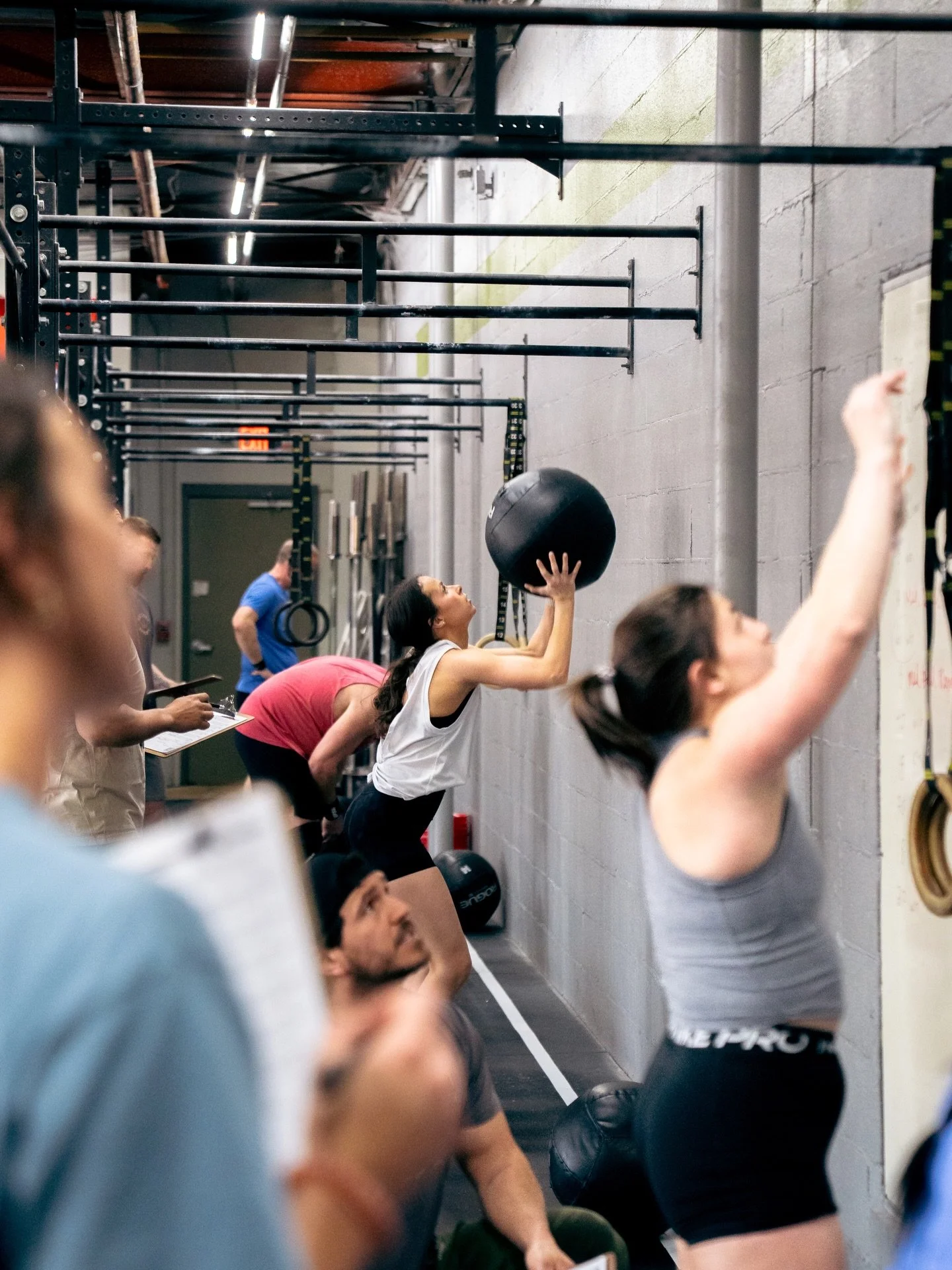 Open Week 1 is in the books! What do you think we will see in Week 2?

📸: @dclark_media 

#crossfit #crossfitopen #cedarcityfnl #fridaynightlights