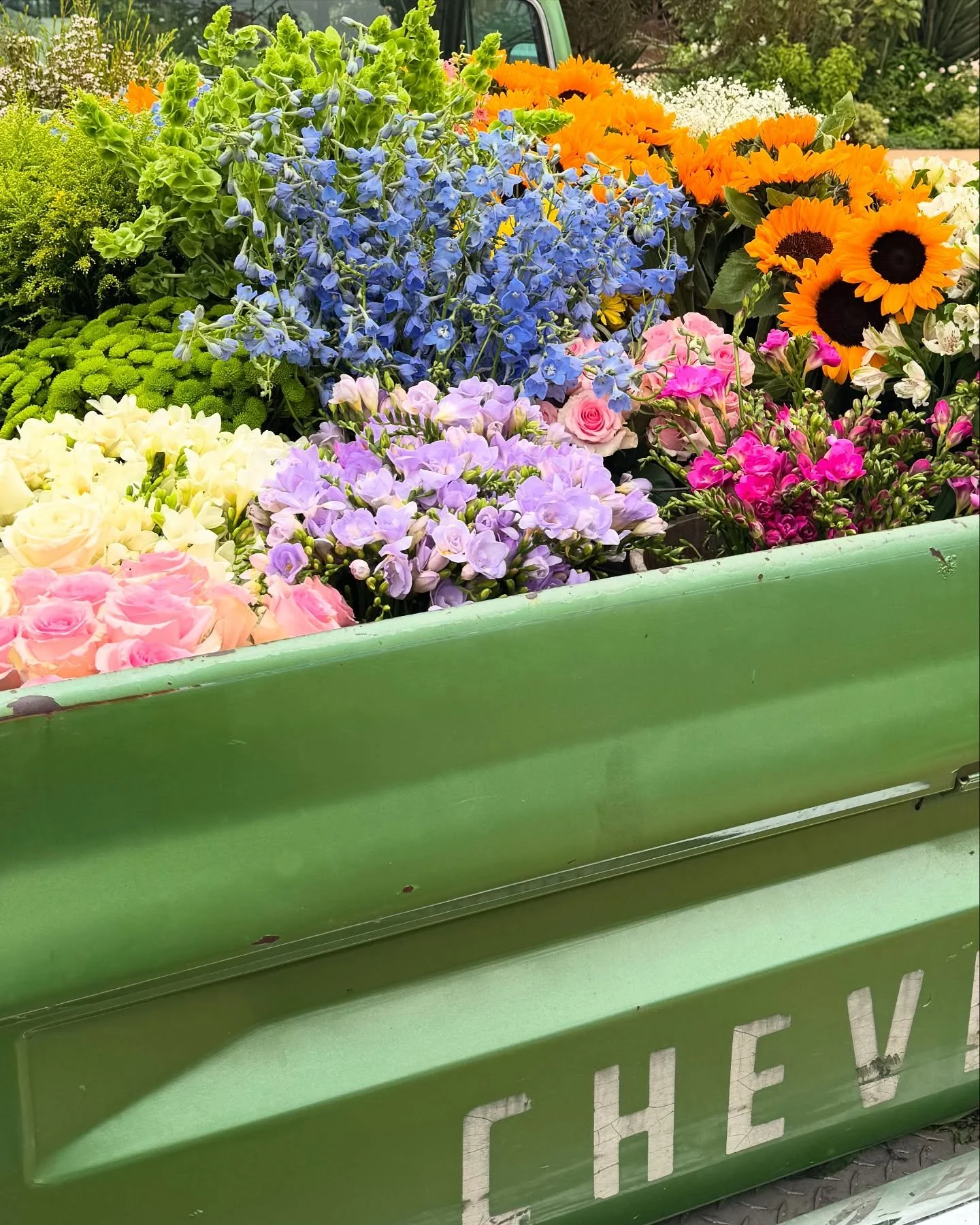 It&rsquo;s almost MOTHER&rsquo;S DAY!!! The most flower-filled weekend of the entire YEAR!!! I&rsquo;ll be all over the city making custom bouquets for you 😁💐 Come get some flowers for your mom, your mother-figure, or maybe a friend who&rsquo;s doi