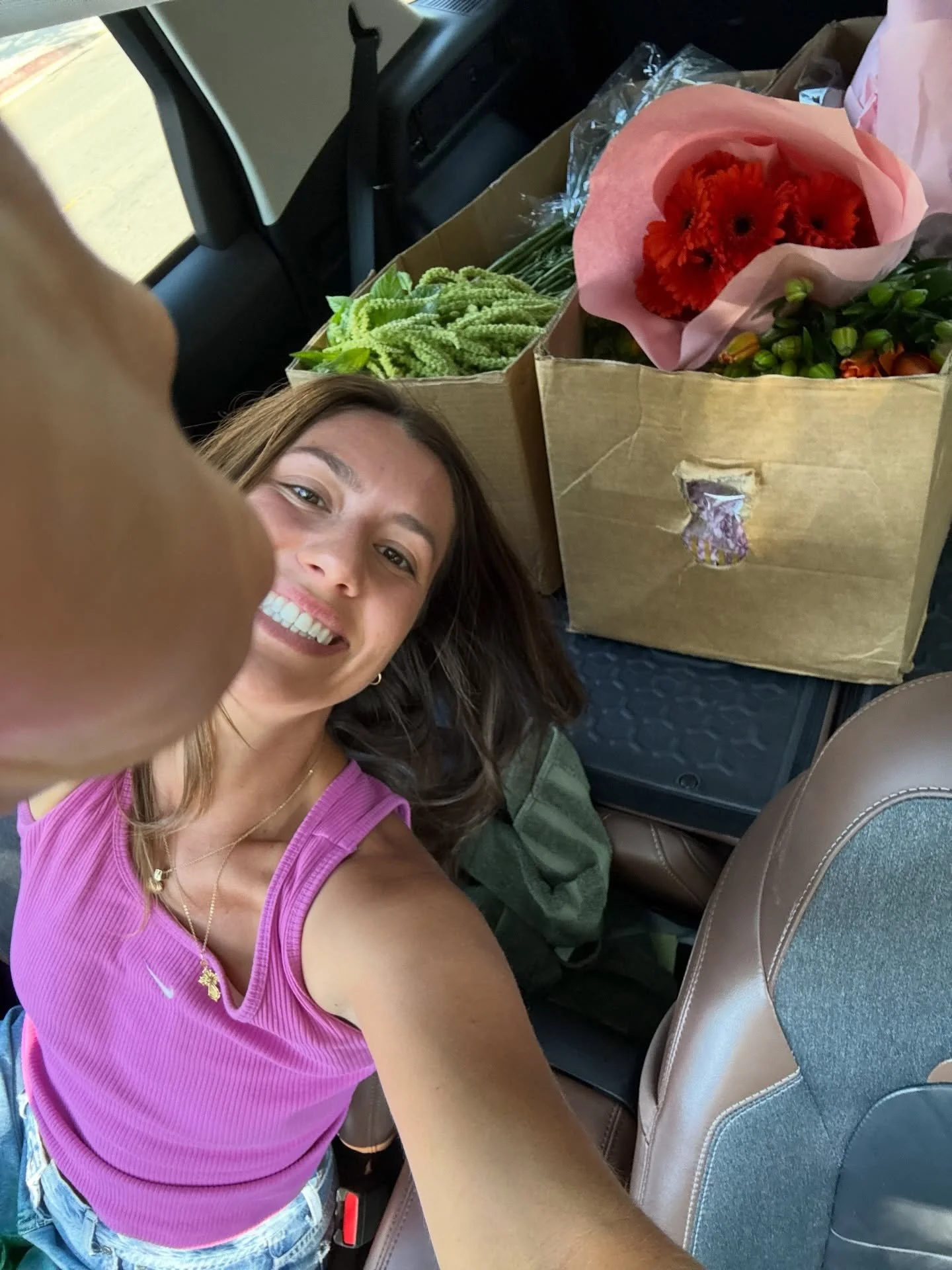 It&rsquo;s almost VALENTINE&rsquo;S DAY!!! 🌹🌸 I have some new tricks up my sleeve this year so COME FIND THE TRUCK! I&rsquo;ll be outside of Maru in Los Feliz on Friday (the 13th 👀) and on Abbot Kinney in Venice outside of the On Store on Saturday