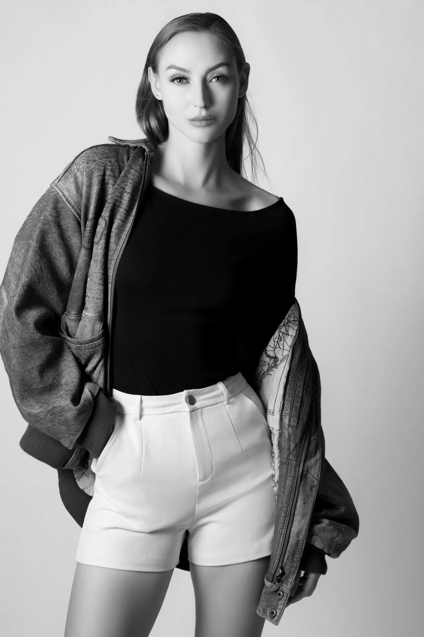 20260722_Tonya_By_Jasmine_Ang Yap_234v01-bw.jpg