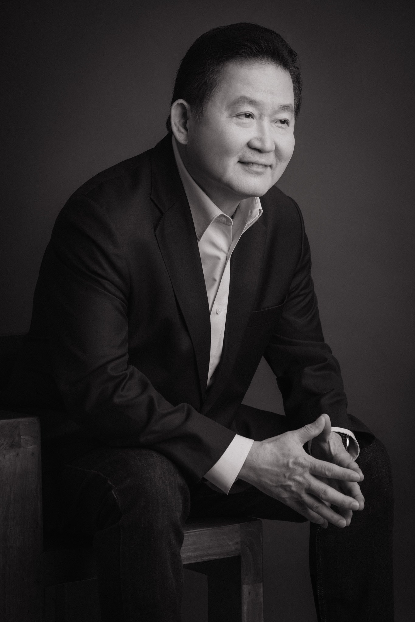 20240410_Ang_Family_by_Jasmine Ang Yap_396v01-bw.jpg