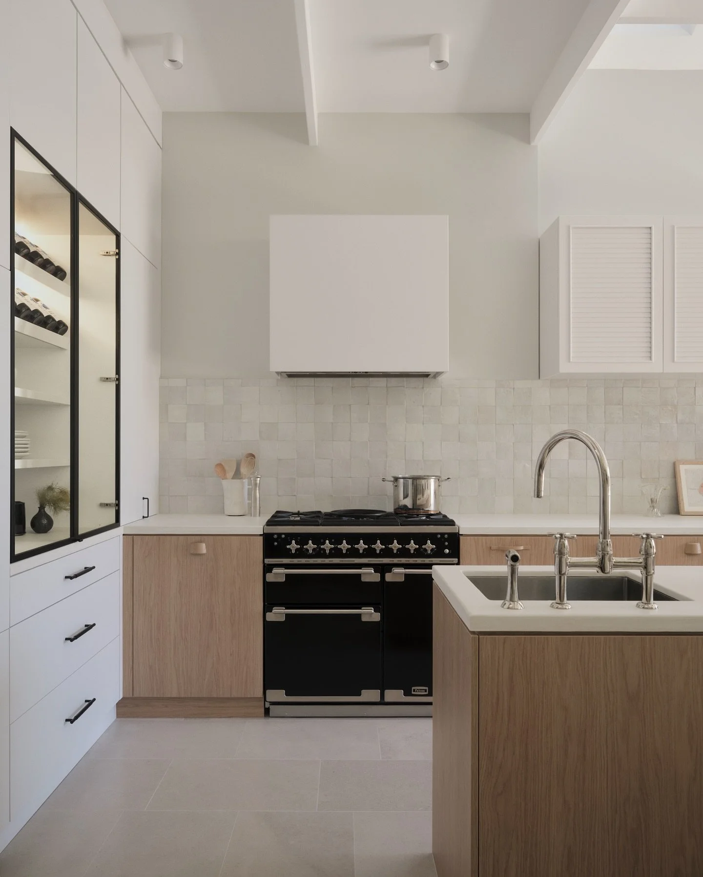Kitchen simplicity at our recent North Bondi project #prosperprojects 

Designer @oliviagiangrasso 
Photographer @dave_wheeler