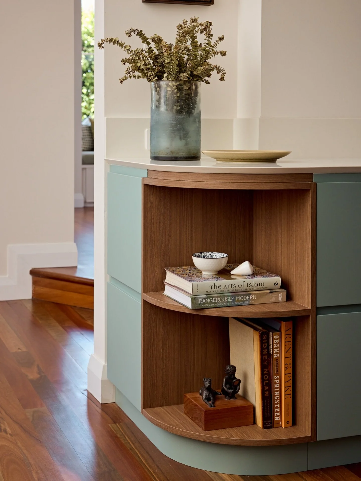 Loving the curved finishes and turquoise accents at our Kingsford project #prosperprojects

Designer @ciara_tapia_design 
Shot by @project.shots