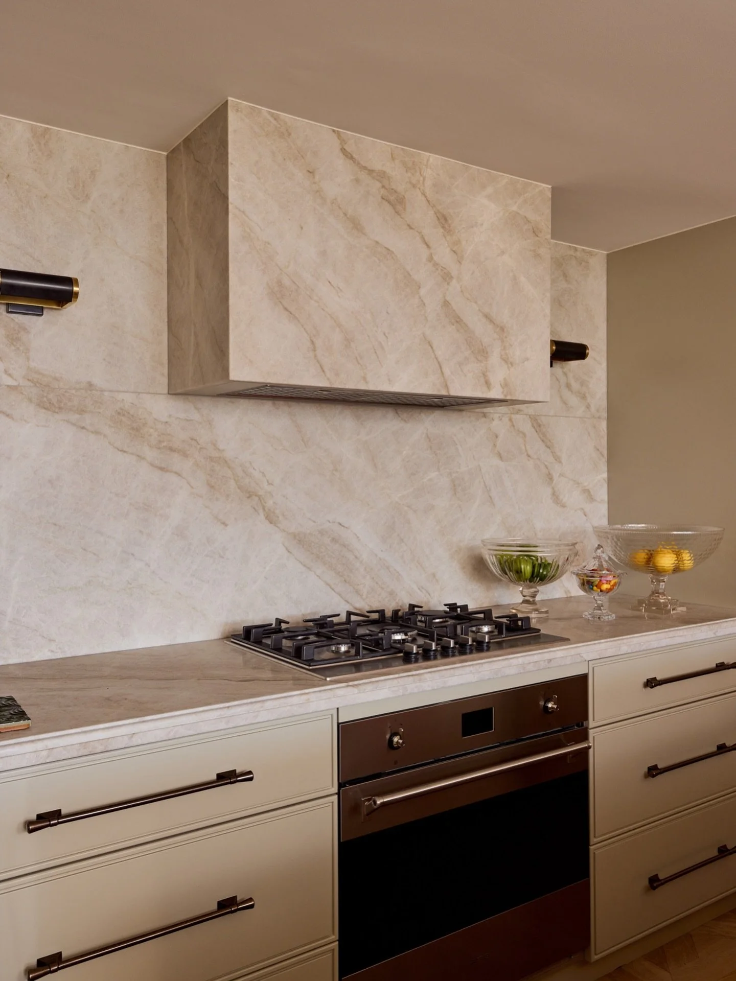 A closer look at the Taj Mahal quartzite in the kitchen of our Rushcutters Bay project #prosperprojects

Designer @marcomeneguzzidesign 
Shot by @project.shots