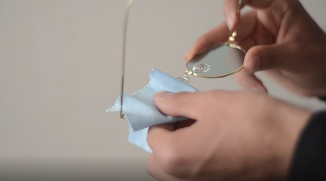 Bästa sättet att rengöra sina   glasögon!