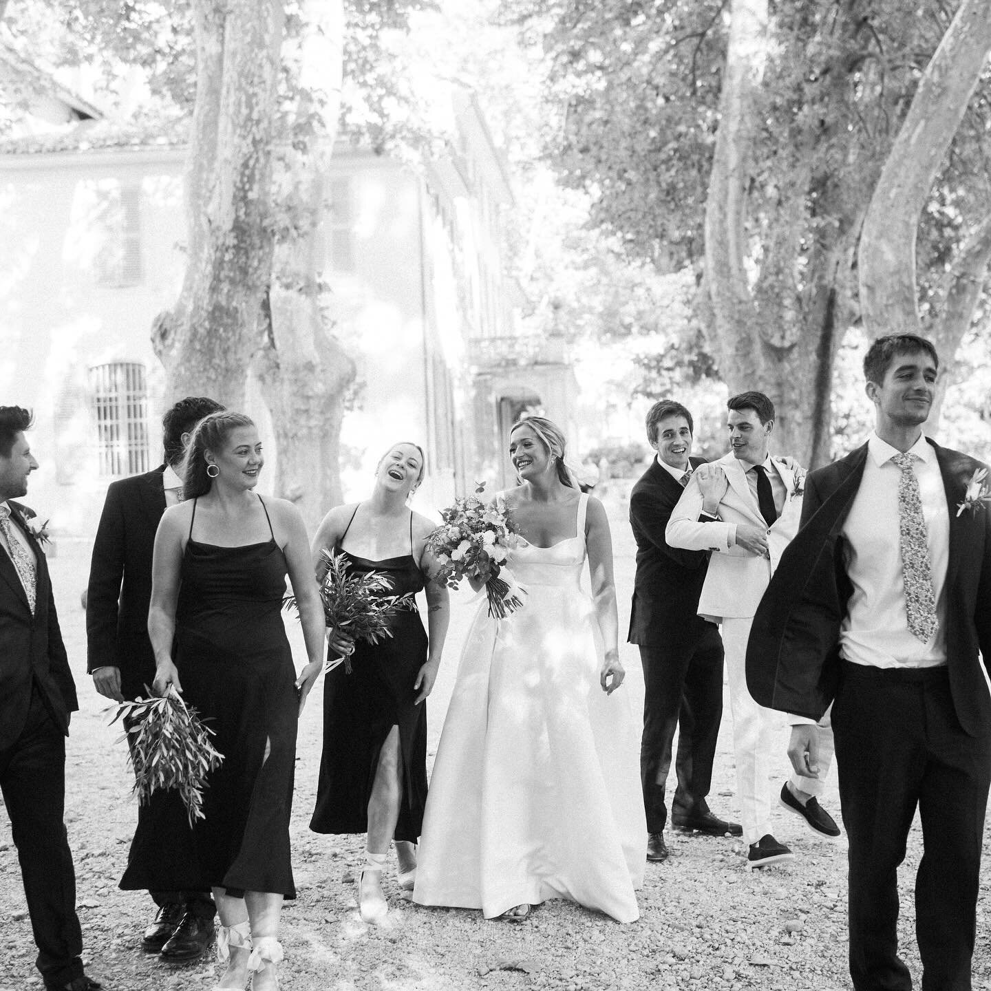 This happened last fall in Provence @bastide_de_toursainte 
.
.
Planner: @marelles_weddings
#provencewedding #southoffranceweddingplanner #provenceweddingphotographer #provenceweddingvenue #southoffranceweddingphotographer #provenceweddingvideographe