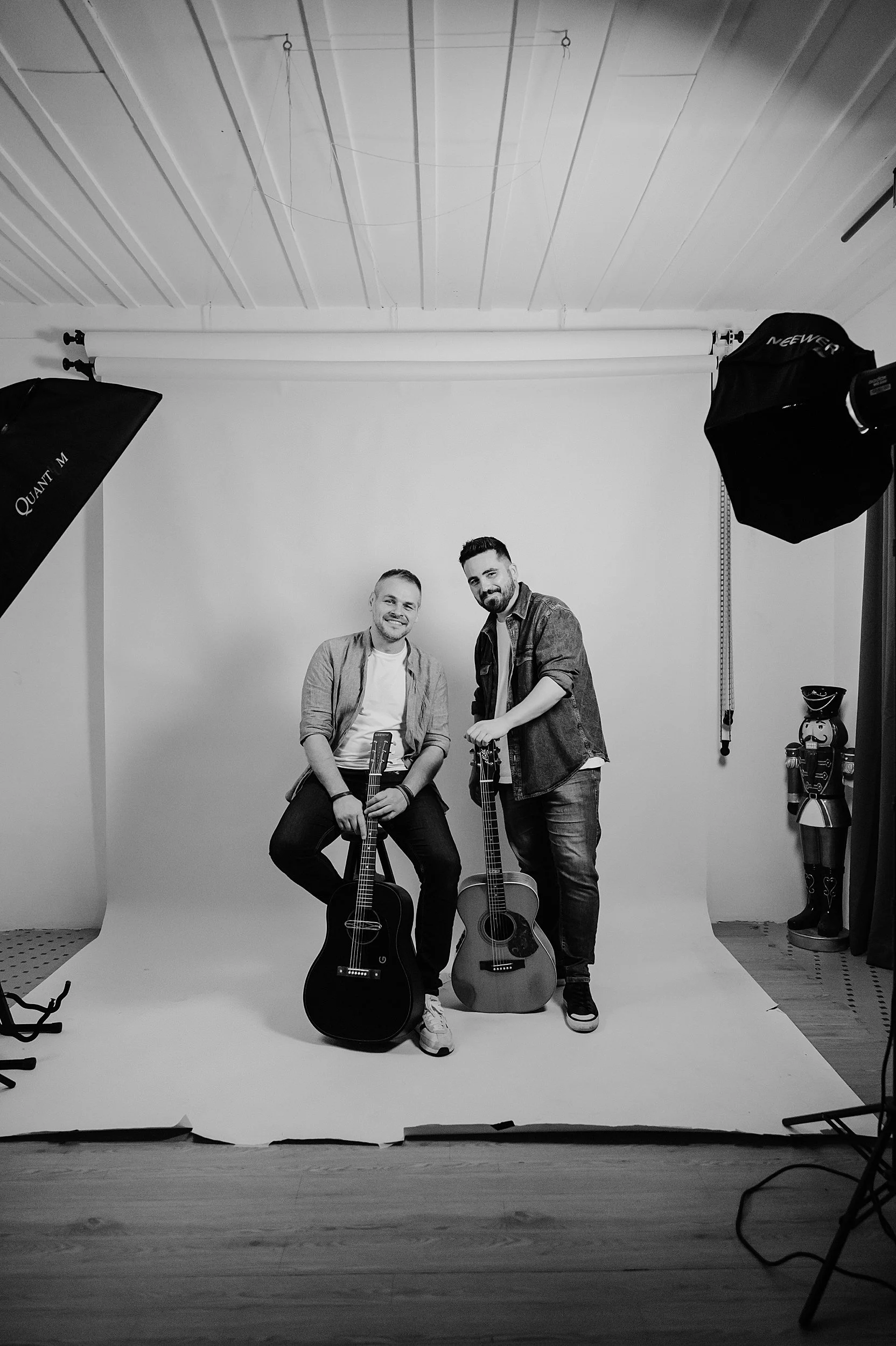 Italian acoustic musicians Akira Manera official editorial band portrait by Letizia Maccarini