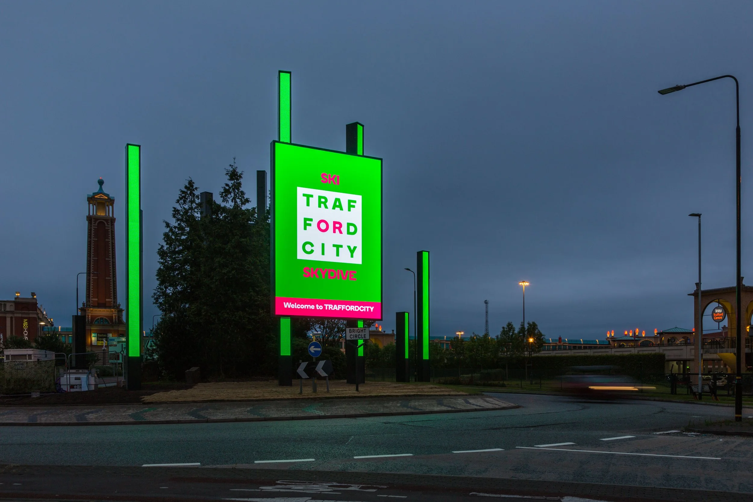 Intu Trafford Centre - Bright Circle - FK0529A-G07073.jpg