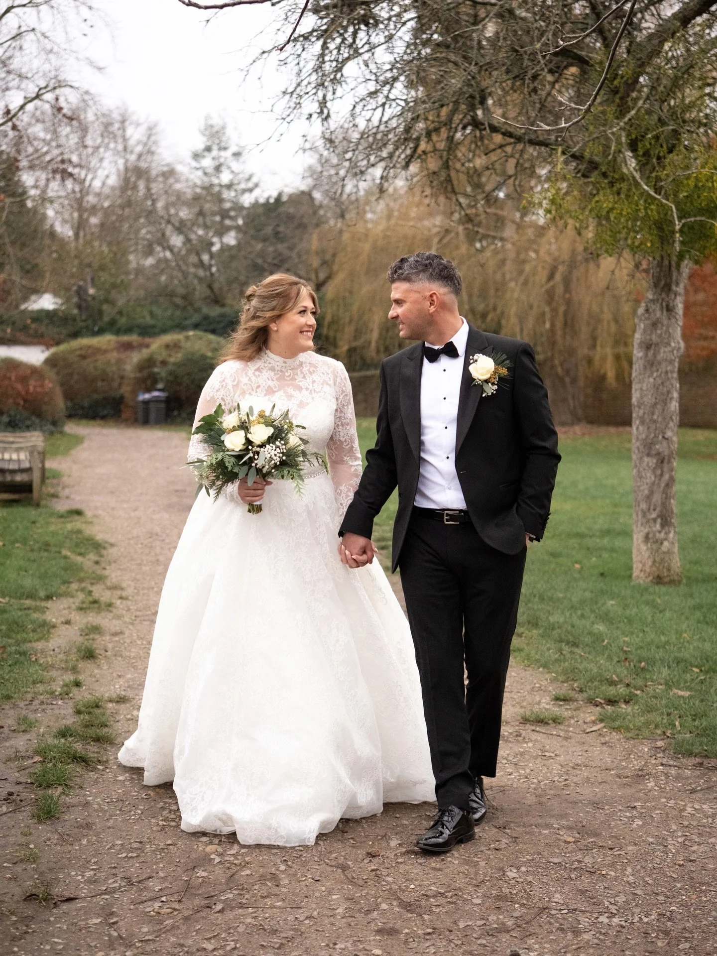 Madeline &amp; Johnny at the Great House 

#thegreathouse #berkshireweddings #cotswoldsweddingphotographer #readingweddingphotographer #oxfordshireweddingphotographer