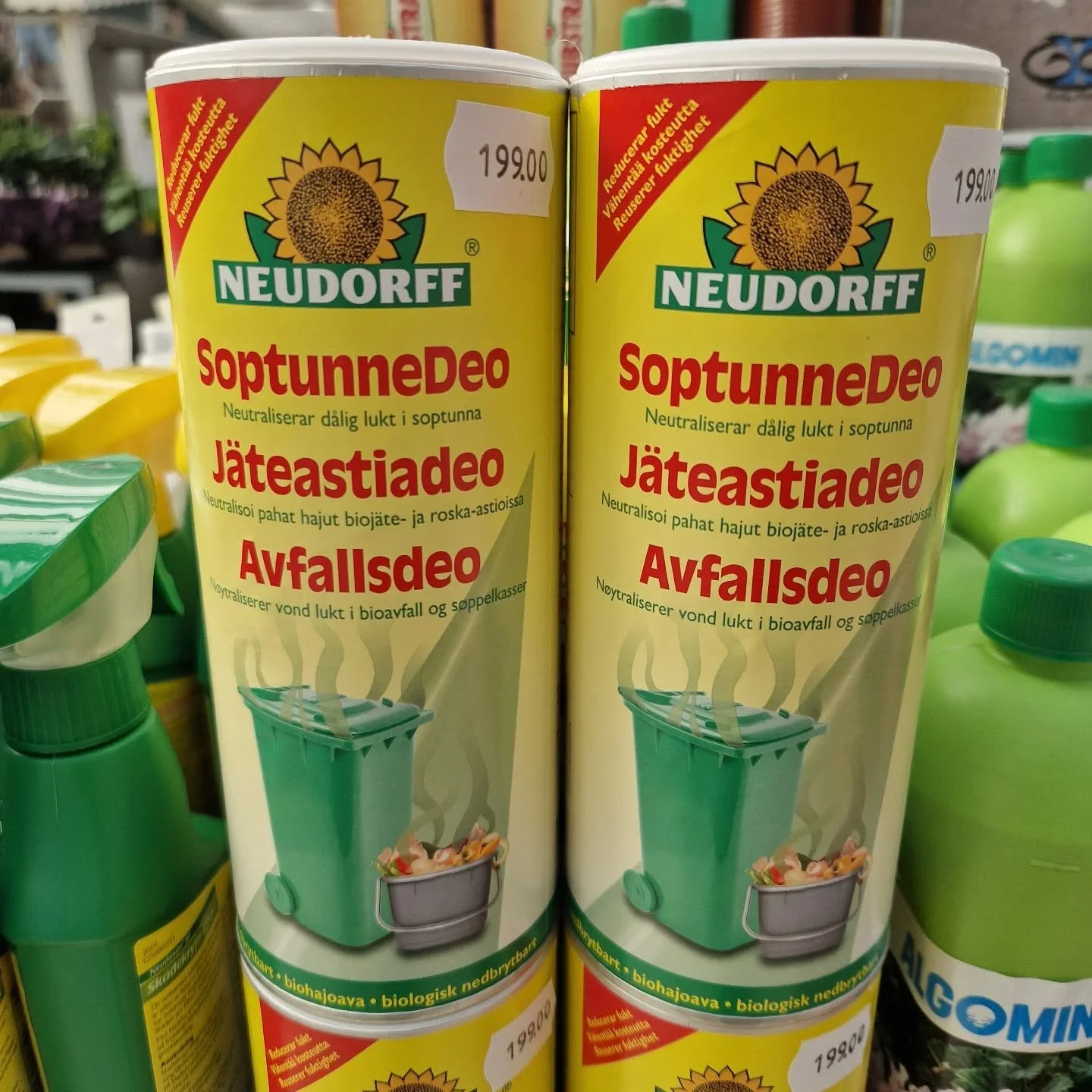 Nerv&ouml;s f&ouml;r illaluktande soptunnor nu n&auml;r de kommer t&ouml;mmas mera s&auml;llan?

Hos oss hittar du ett bra hj&auml;lpmedel.

Det &auml;r ett biologiskt nedbrytbart granulat som motverkar d&aring;lig lukt i soptunnor, sops&auml;ckar oc