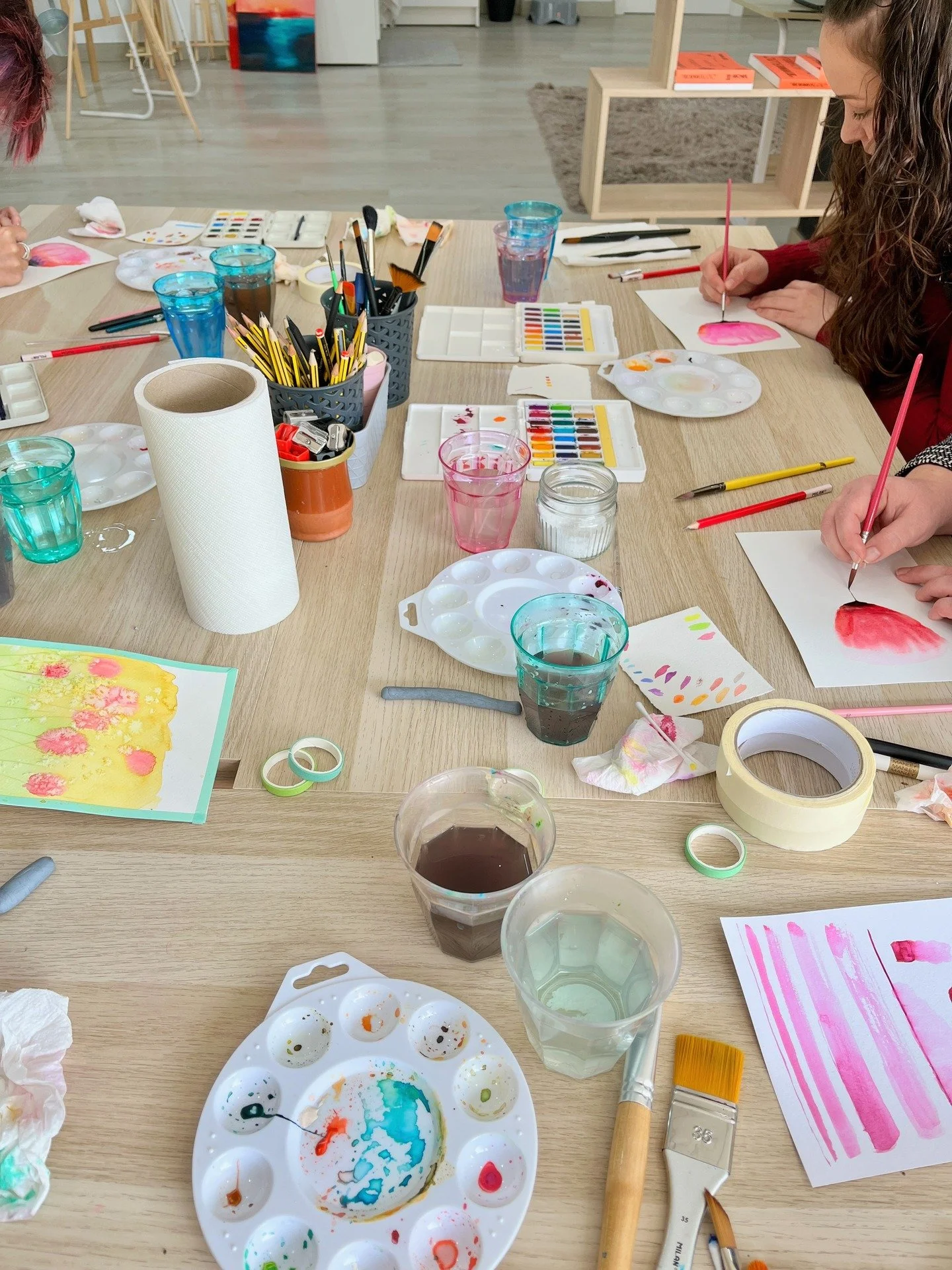 Este s&aacute;bado pasado disfrutamos de un taller de acuarela en el estudio de Vitoria y ma&ntilde;ana pod&eacute;is disfrutarlo en Dos Hermanas. &iexcl;Viva la acuarela! #tallerdearte #tallerdeacuarela #acuarela #doshermanas #estudiodearteinfinito