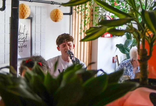 Live Music: Lewis Simons
