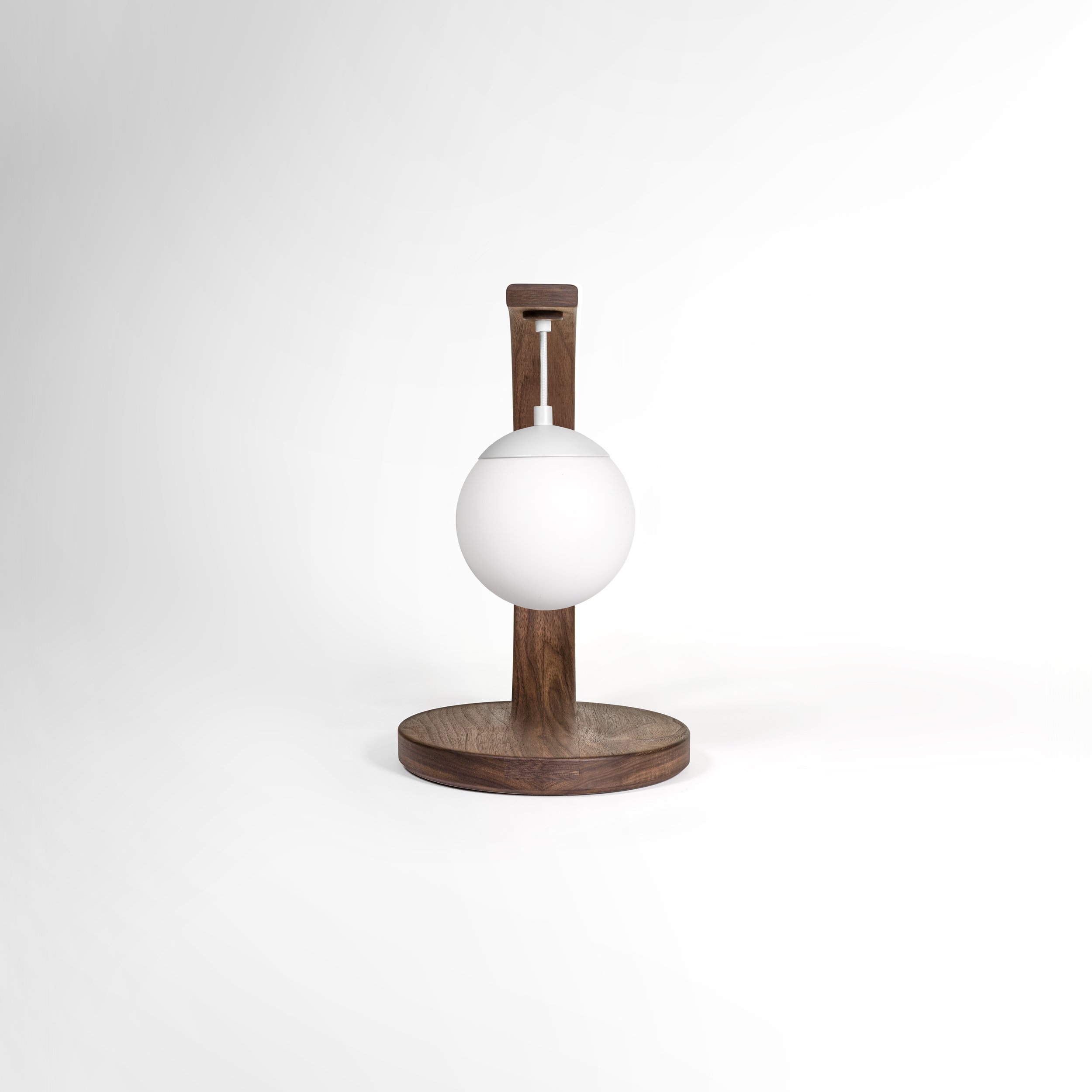 Walnut-White-Front_DSC_3235.jpg