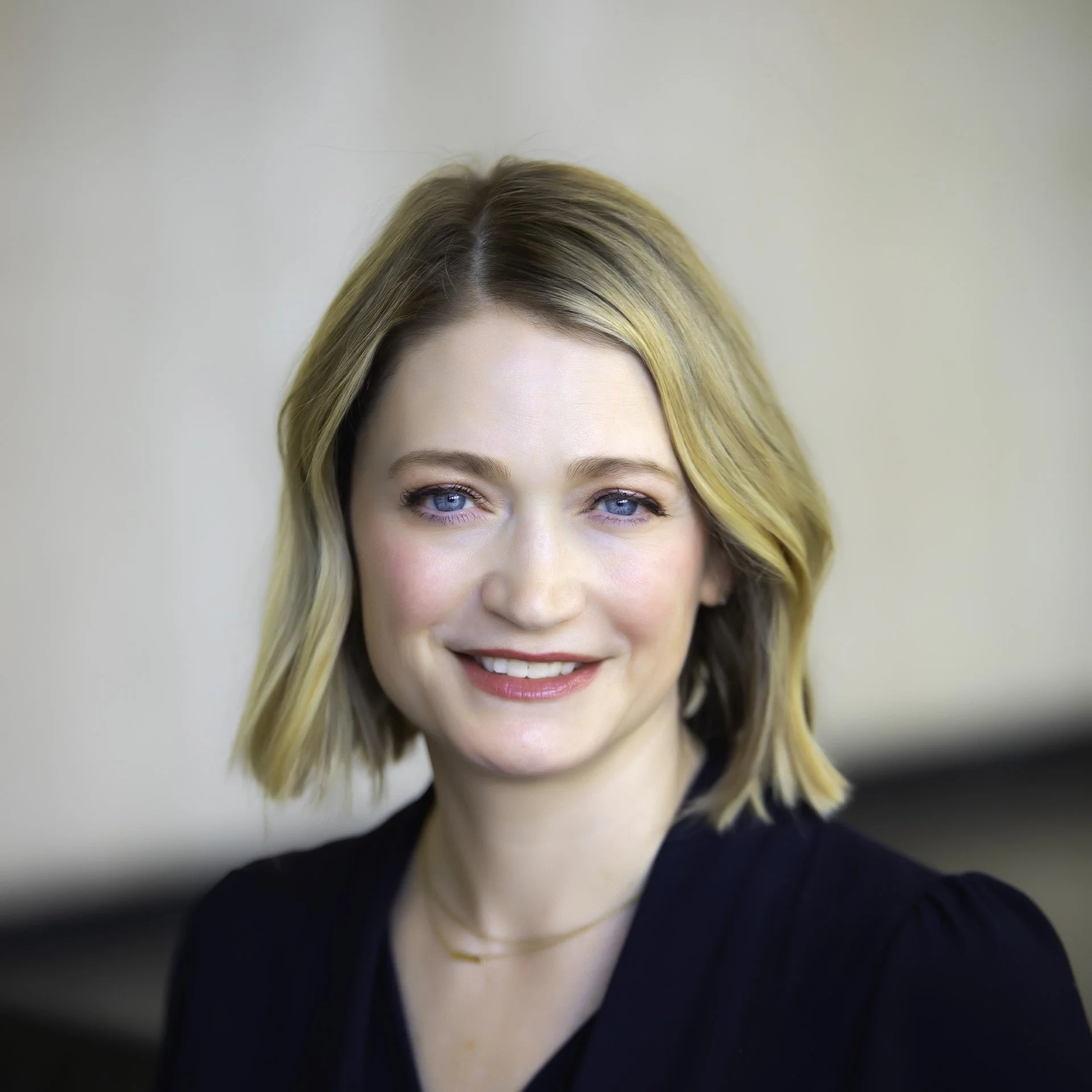 thumbnail_Anne headshot website .jpg