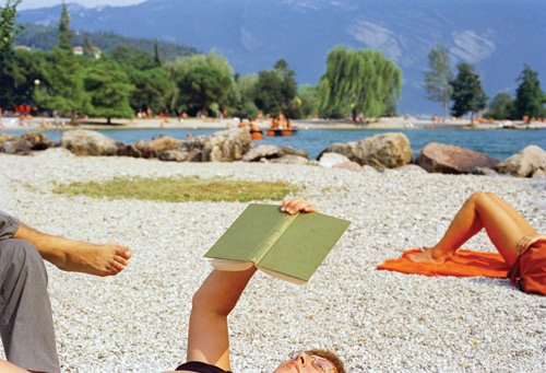 martin-parr-life-s-a-beach-150.jpg