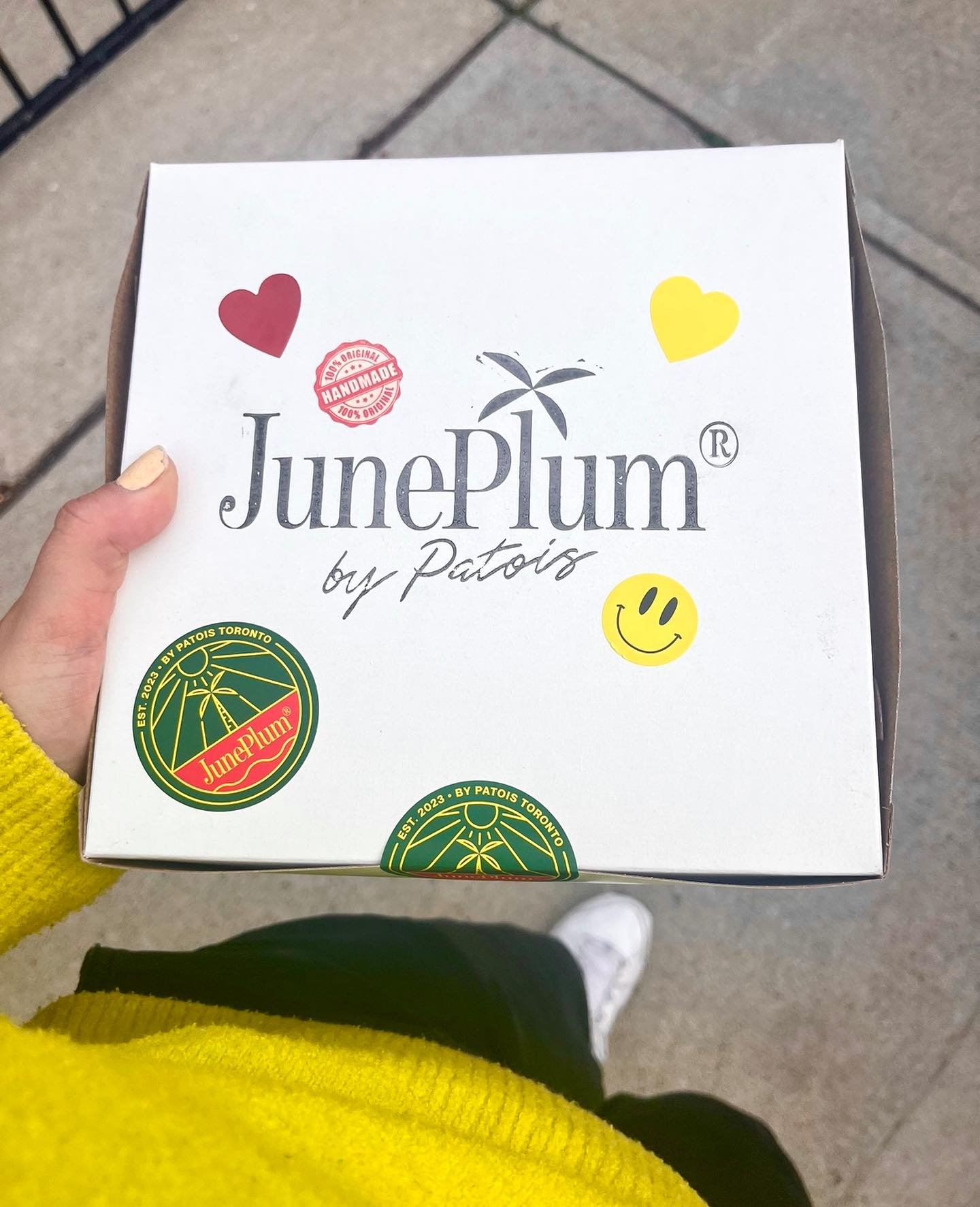 It&rsquo;s a holiday weekend! Stock up on JunePlum patties for your festivities. 

Stop on by or order via UberEats 

#juneplum #juneplumto #patties #jamaicanpatties #jamaicanpatty #pattiesfriendscommunity