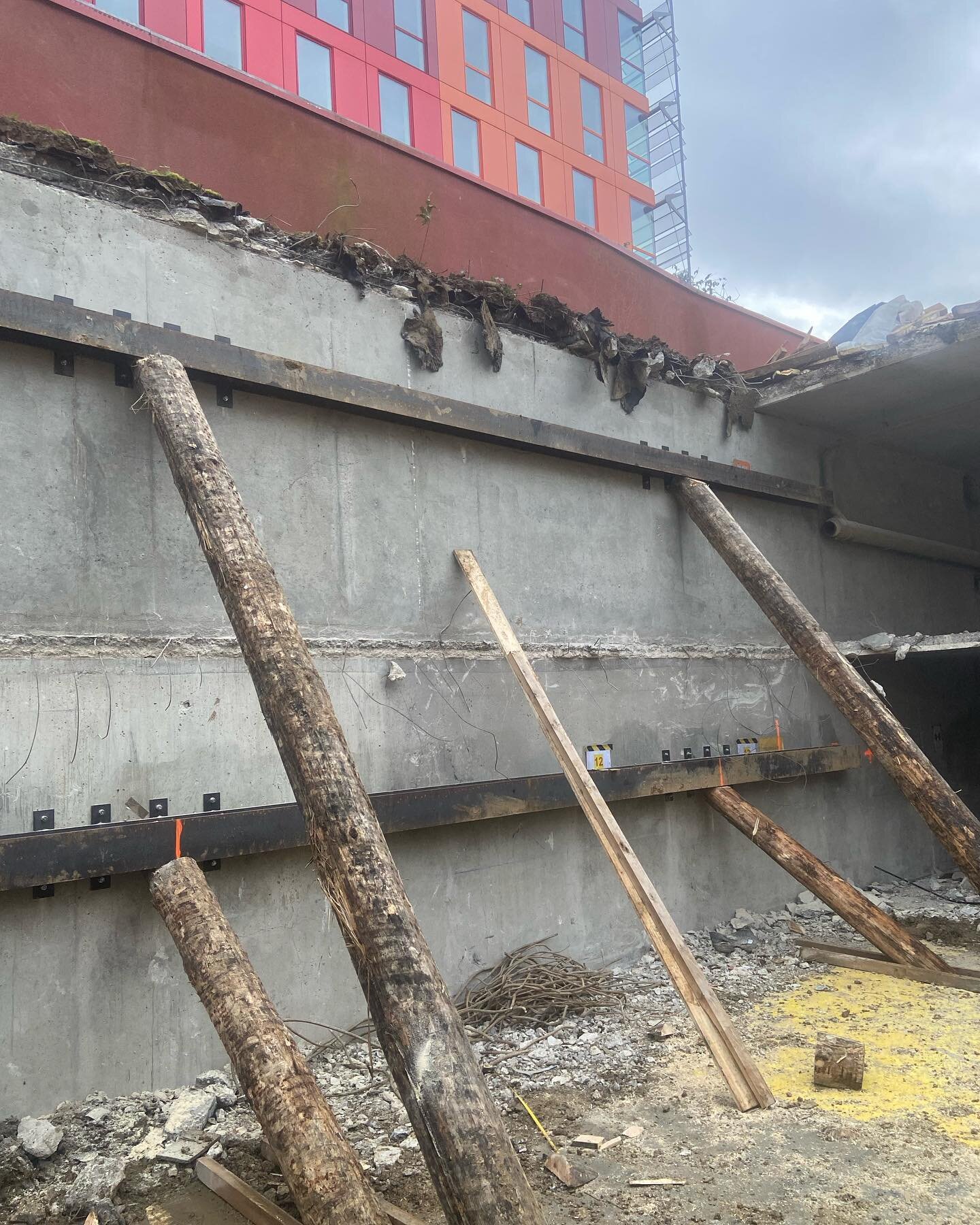 Réalisation de structure métallique pour soutènement #btp #soudure