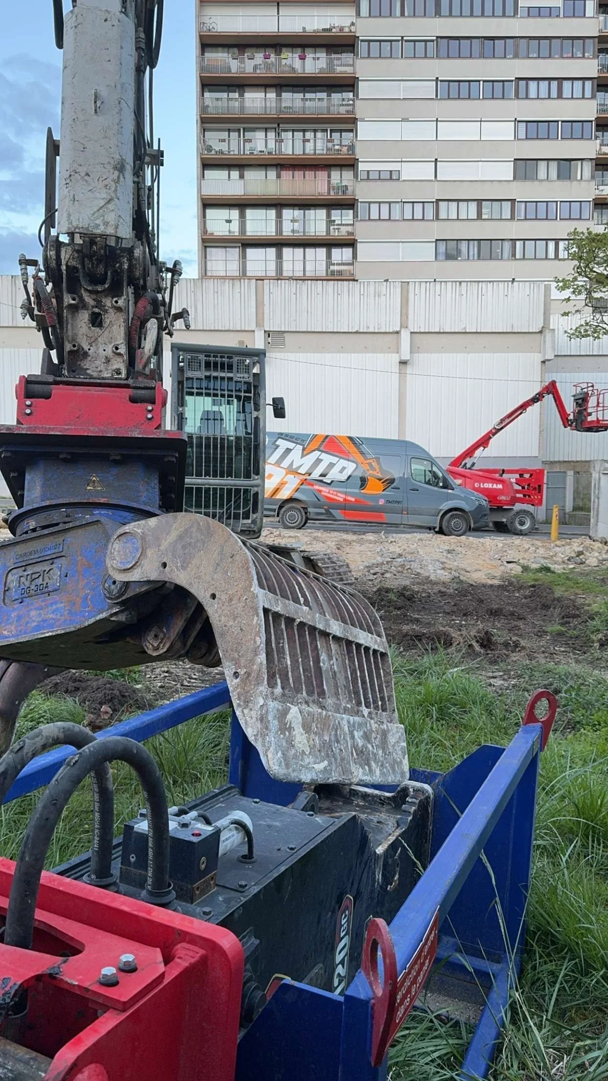 Réparation de pelle de chantier.JPG