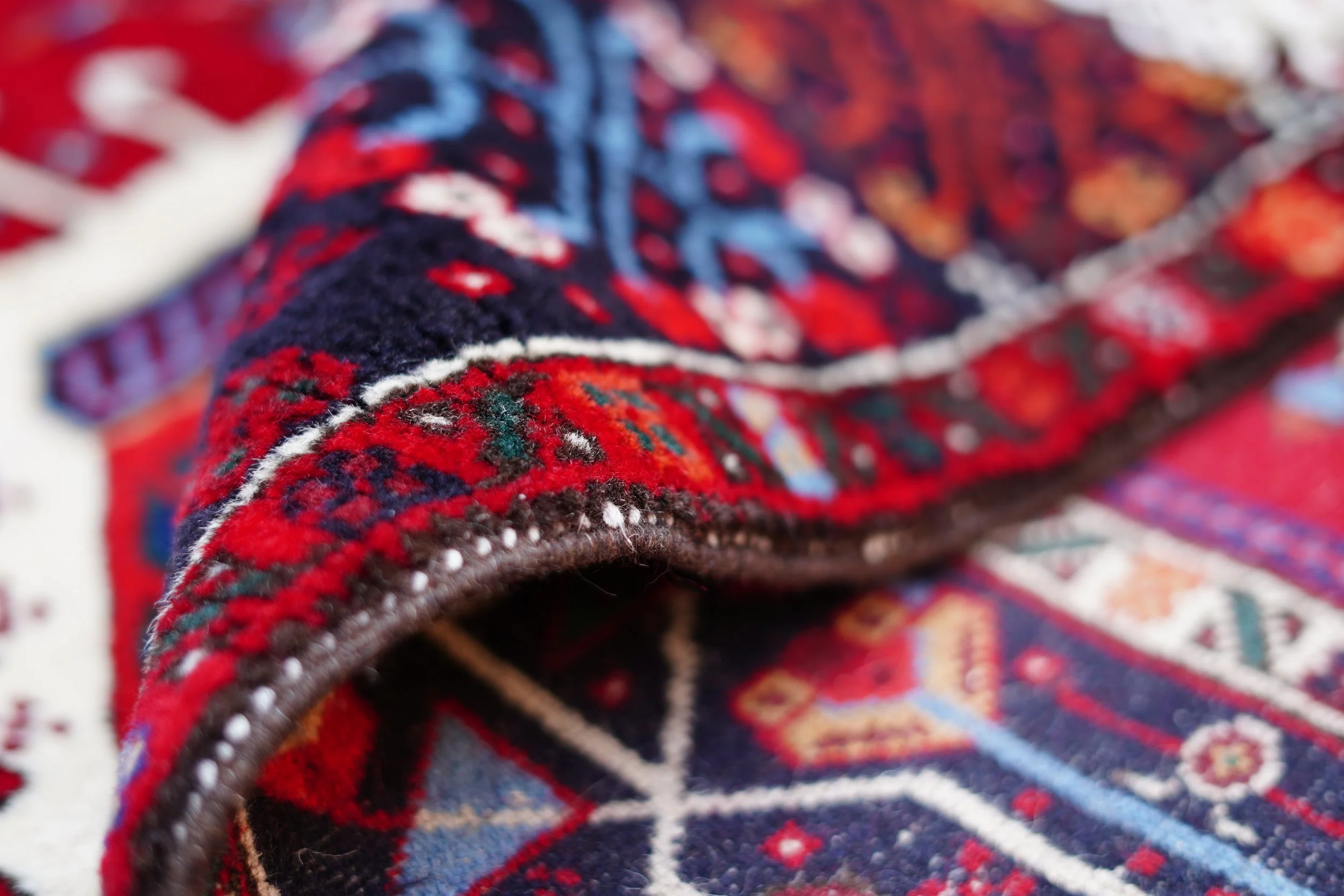 Where to Buy Persian Rugs? How to Identify an Authentic and Genuine