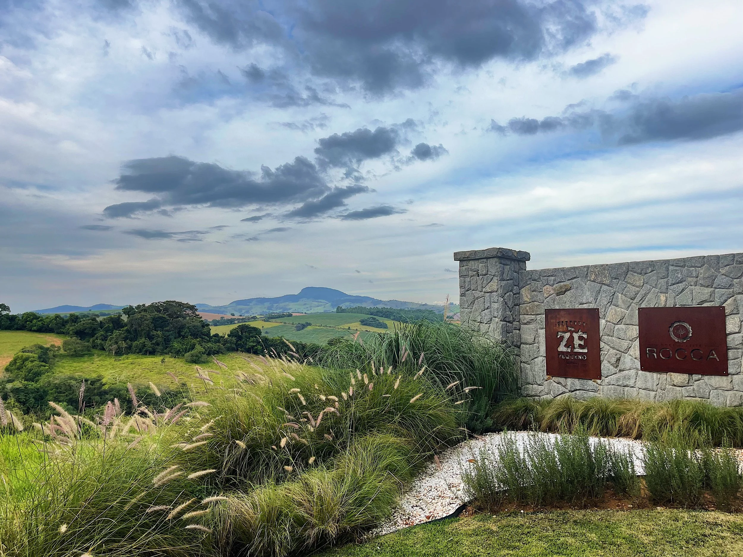 Portão de entrada da Rocca doce de leite e da Fazenda Zé Pequeno
