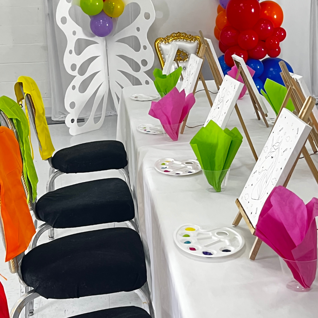 Chair rental for wedding and parties in the Bucks County Queens Decor party rentals — Queens Decor