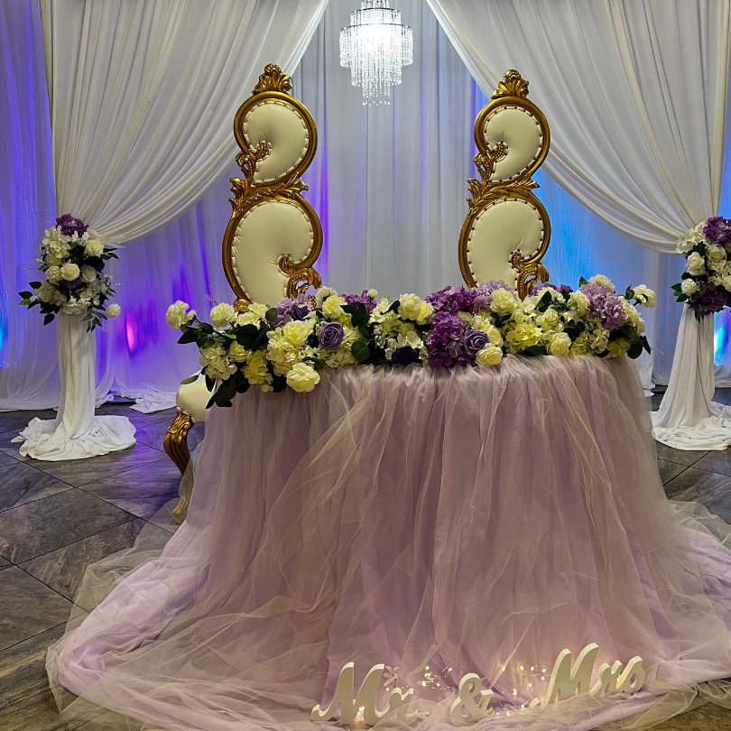 Chair rental for wedding and parties in the Bucks County Queens Decor party rentals — Queens Decor