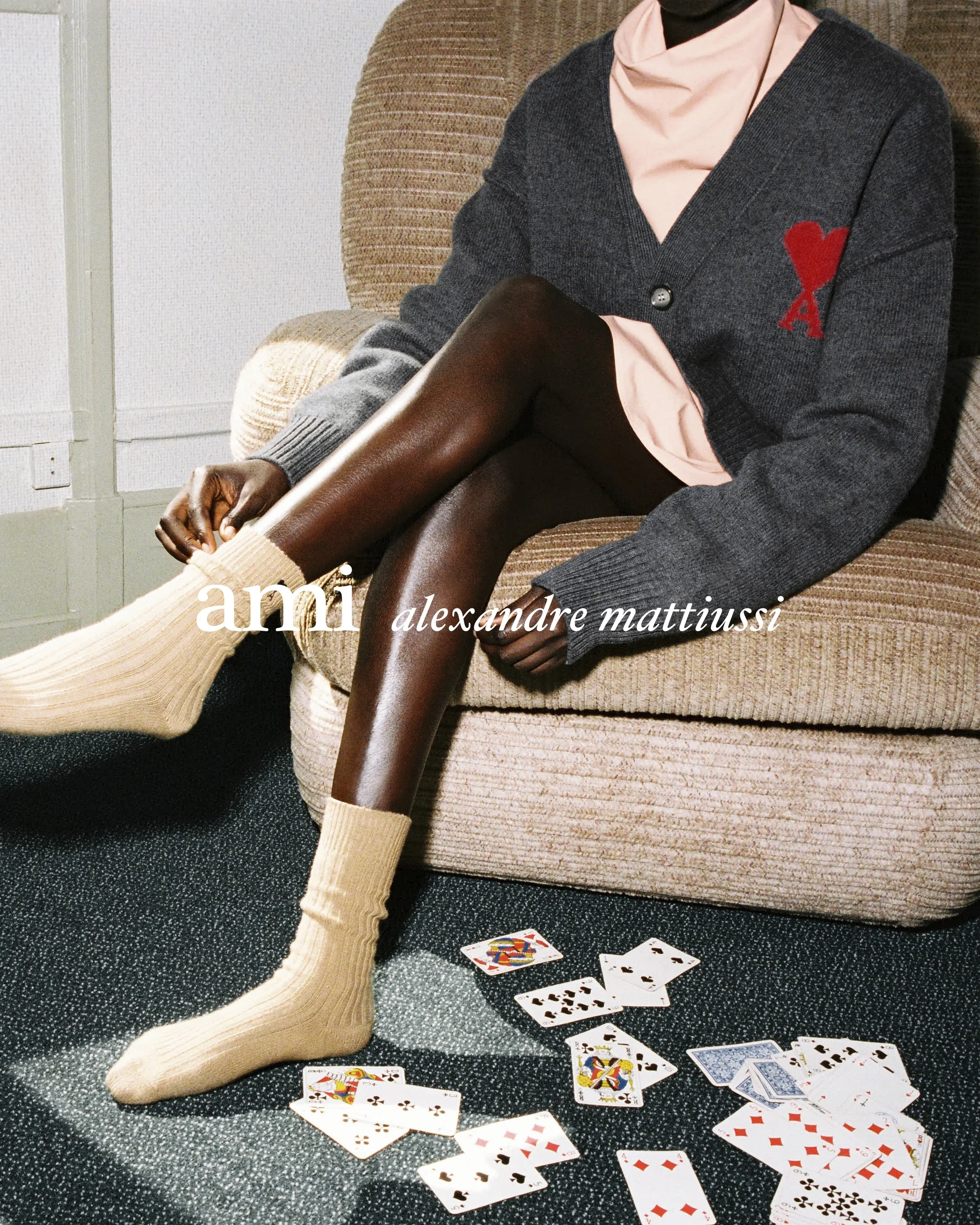 AMI_VESTIAIRE_KNITWEAR_08_4x5_LOGO.jpg