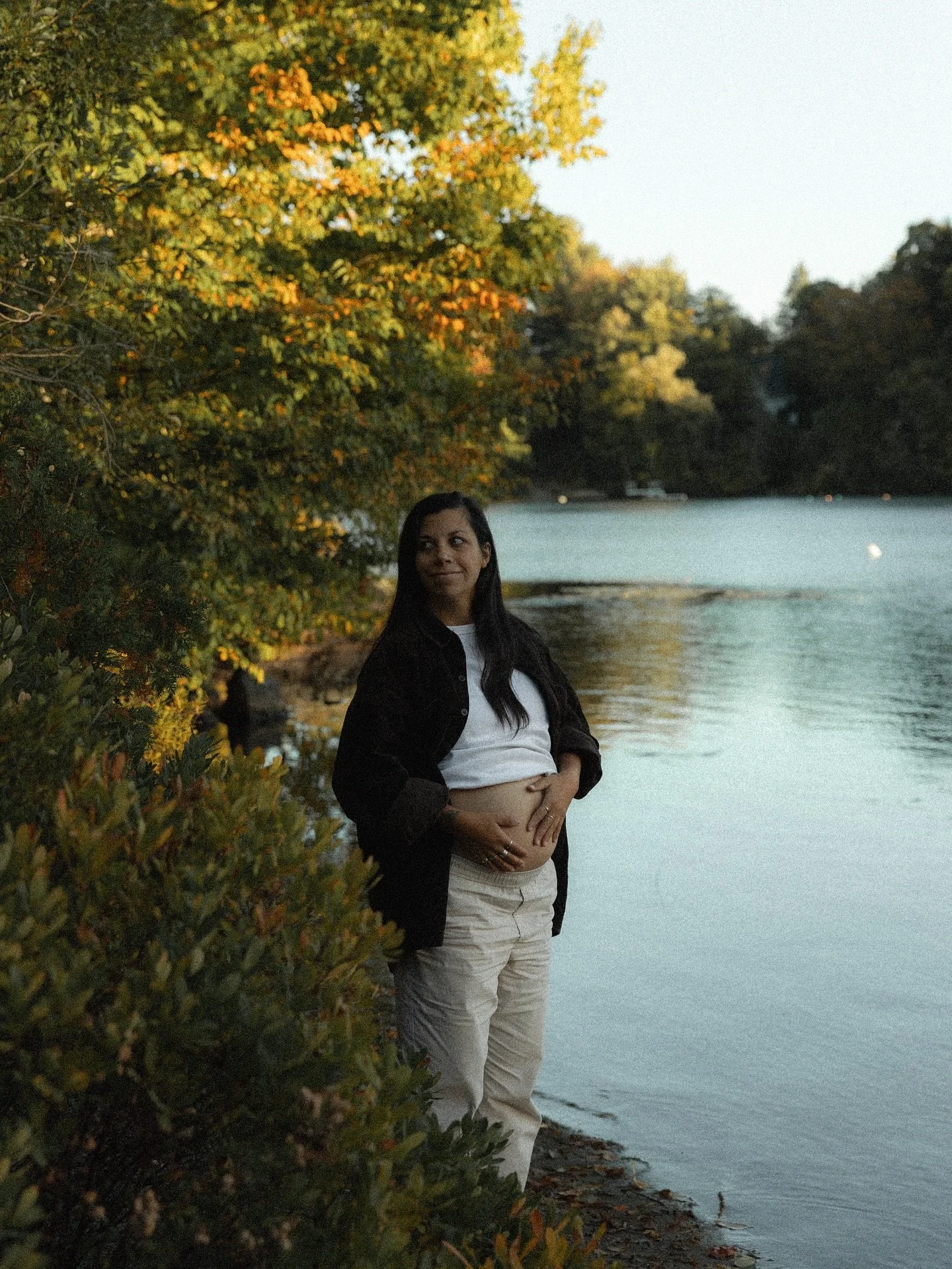 24 semaines de nous (!!) 🐻

Derniers petits moments d&rsquo;automne avec b&eacute;b&eacute; ourson dans la bedaine. &Ccedil;a commence &agrave; bouger doucement l&agrave;-dedans avec tes coups de pieds discrets qui rendent tout &ccedil;a encore plus