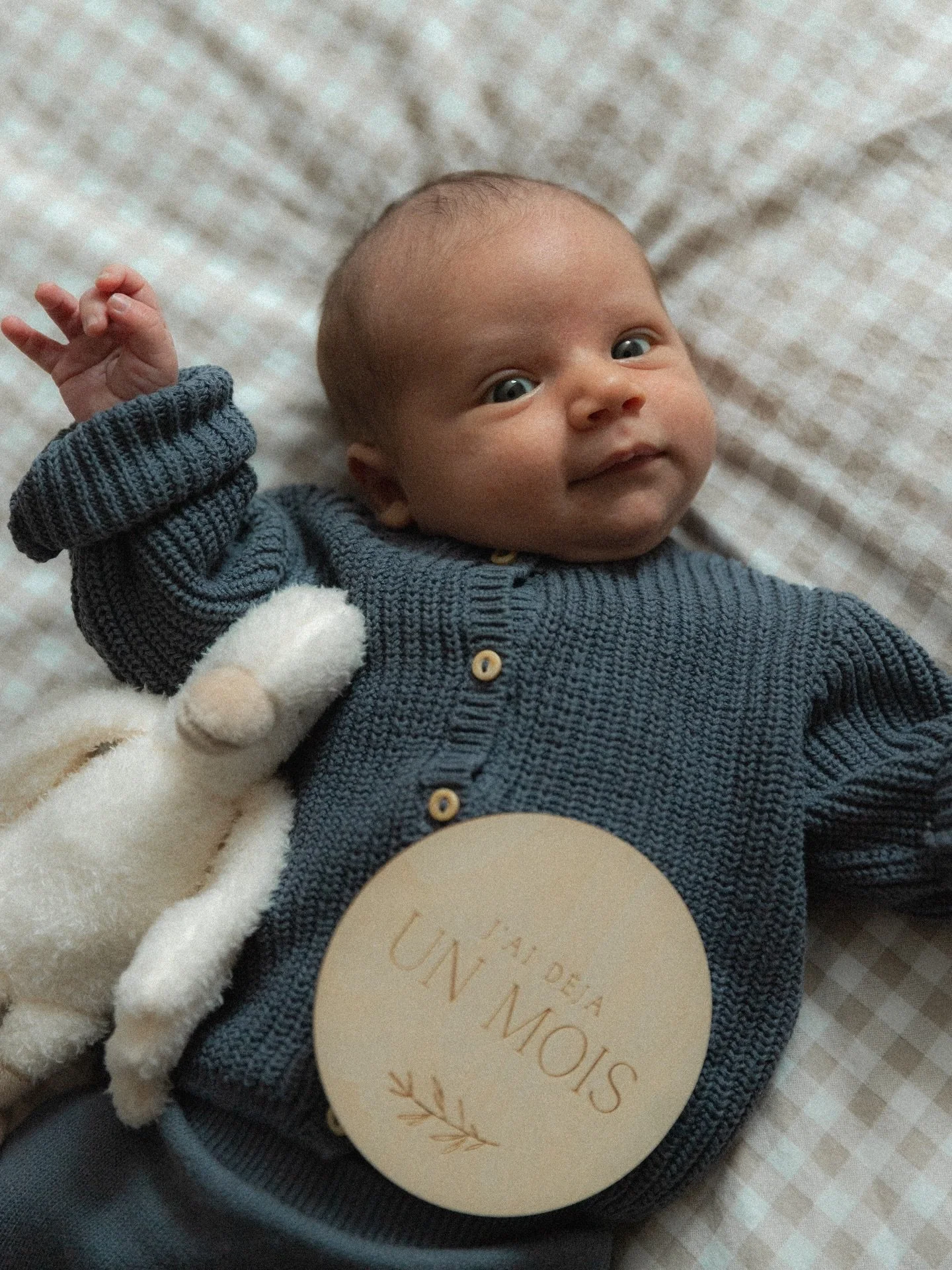 1 mois pour notre chaton d&rsquo;amour &amp; all the little details I want to remember forever 🪿🩵

your sleepy little smiles
the cutest stretches in the world
those happy feet when you&rsquo;re full
how you hold onto my fingers
the little snorts wh