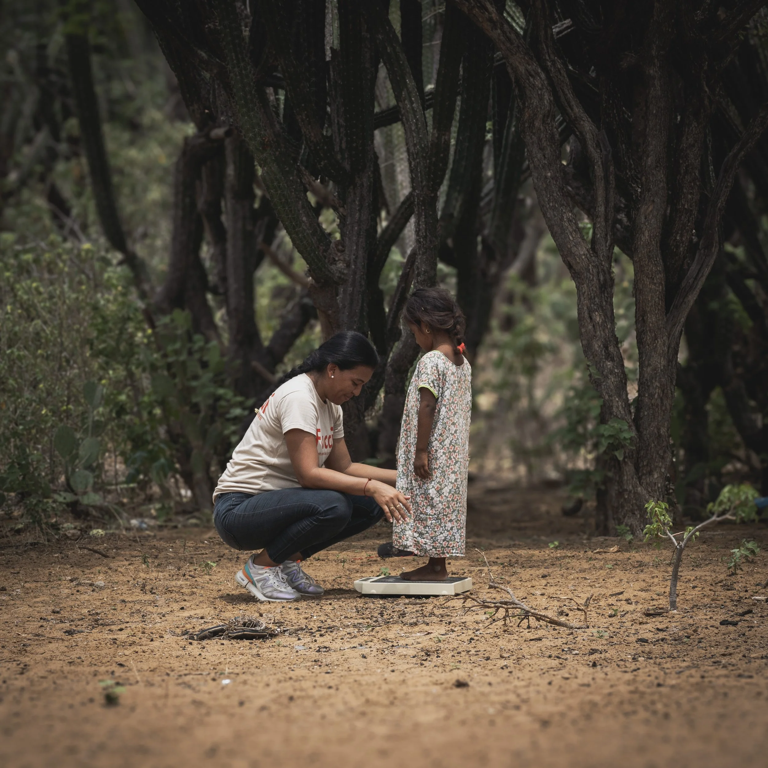 Desde la periferia hacia el centro: 35 años tejiendo identidad con los pueblos indígenas de Colombia