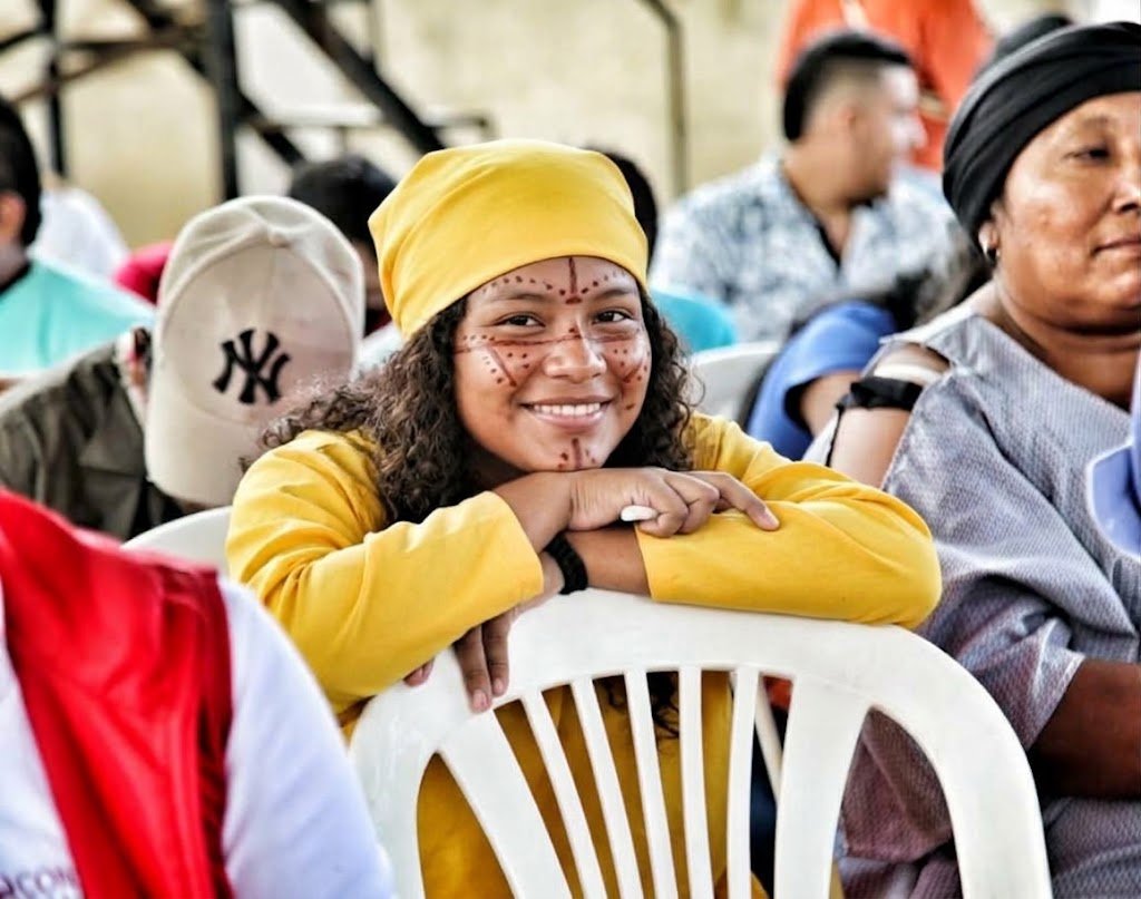 La generación más numerosa y la más sola: juventudes indígenas entre la escuela, el mercado y la guerra