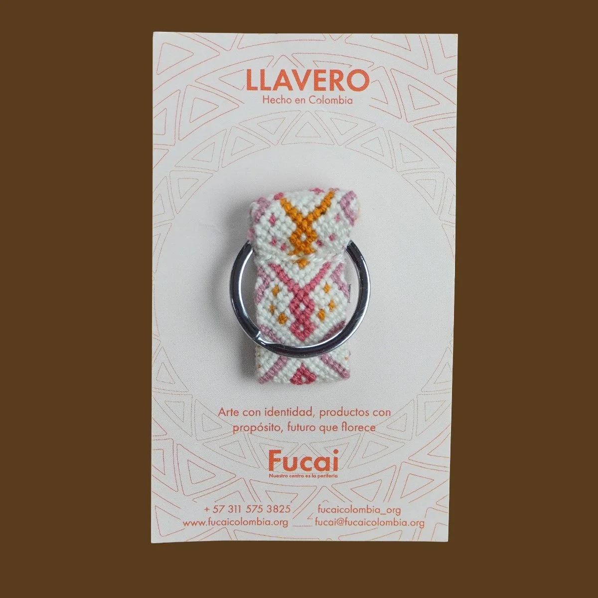 llavero blanco y rosa 3.jpg