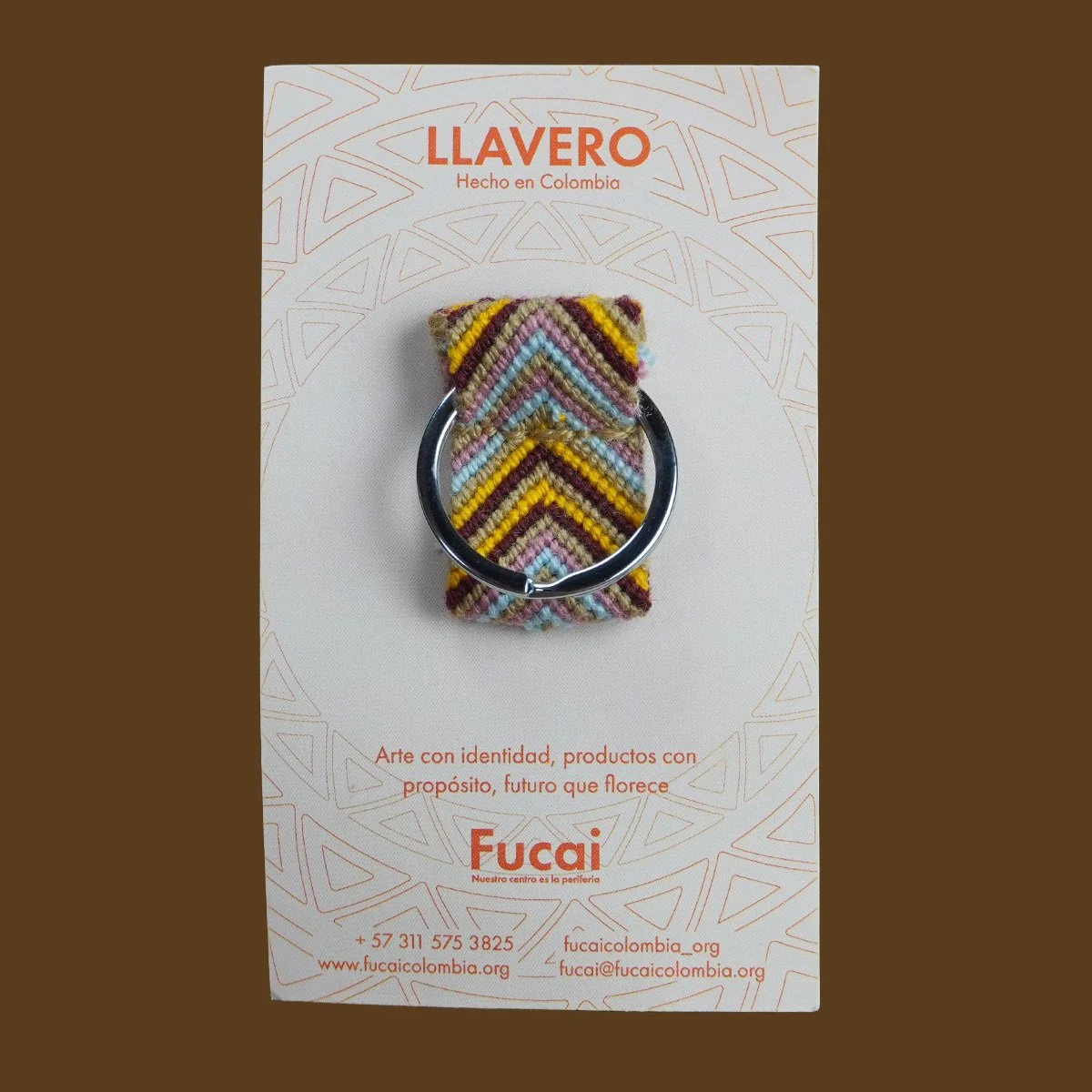 llavero purpura y amarillo 3.jpg