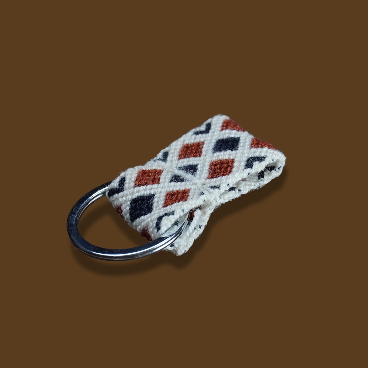 Llavero rojo y blanco azul 1.jpg