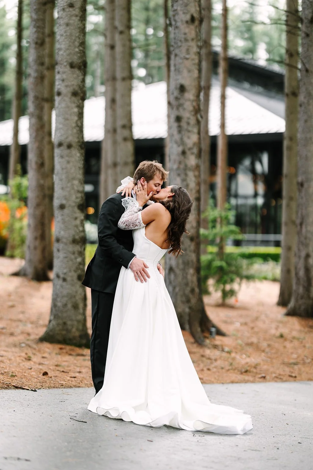 lauren-dylan-shepherds-hollow-clarkston-mi-wedding-previews-154.jpg