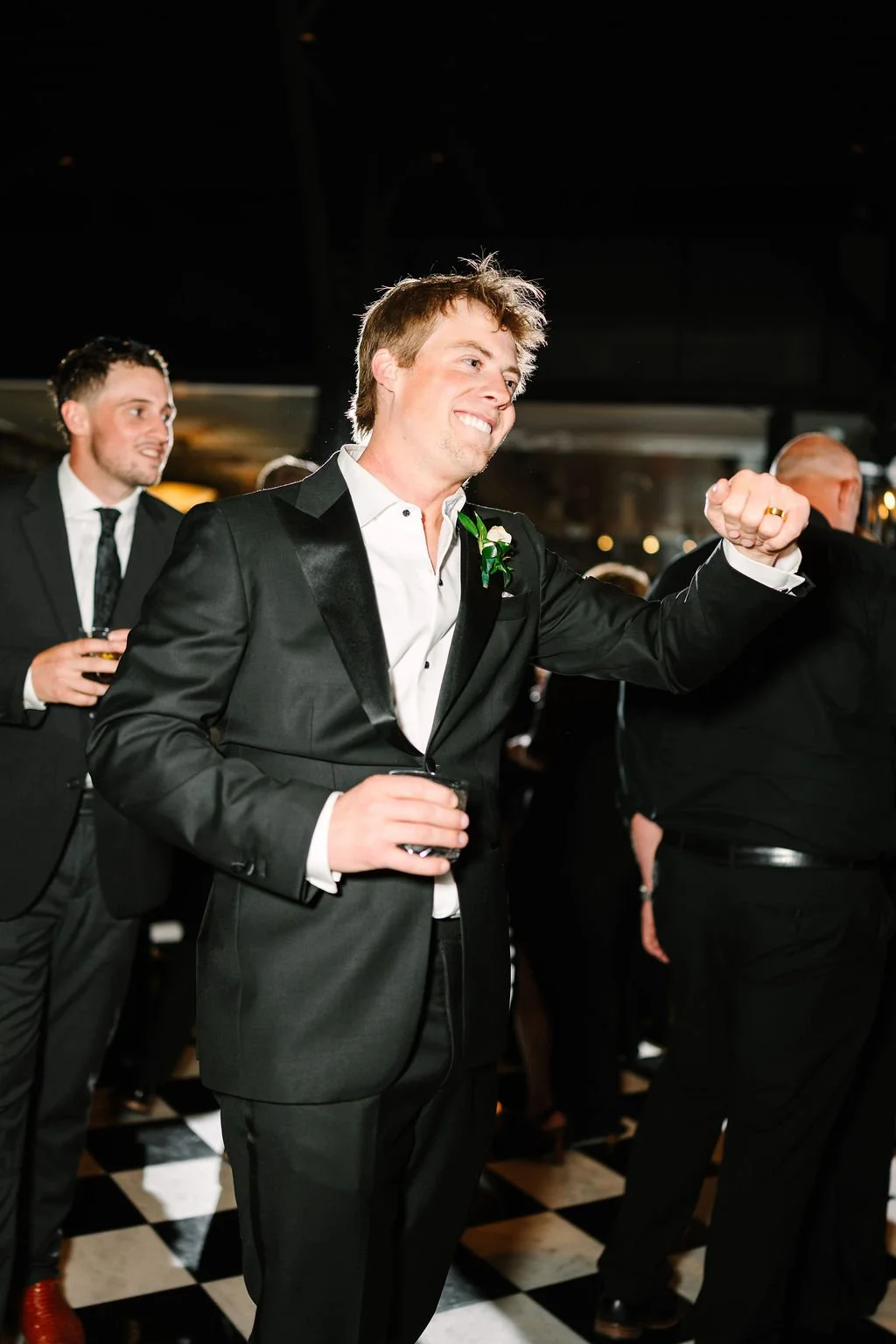 lauren-dylan-shepherds-hollow-clarkston-mi-wedding-previews-320.jpg