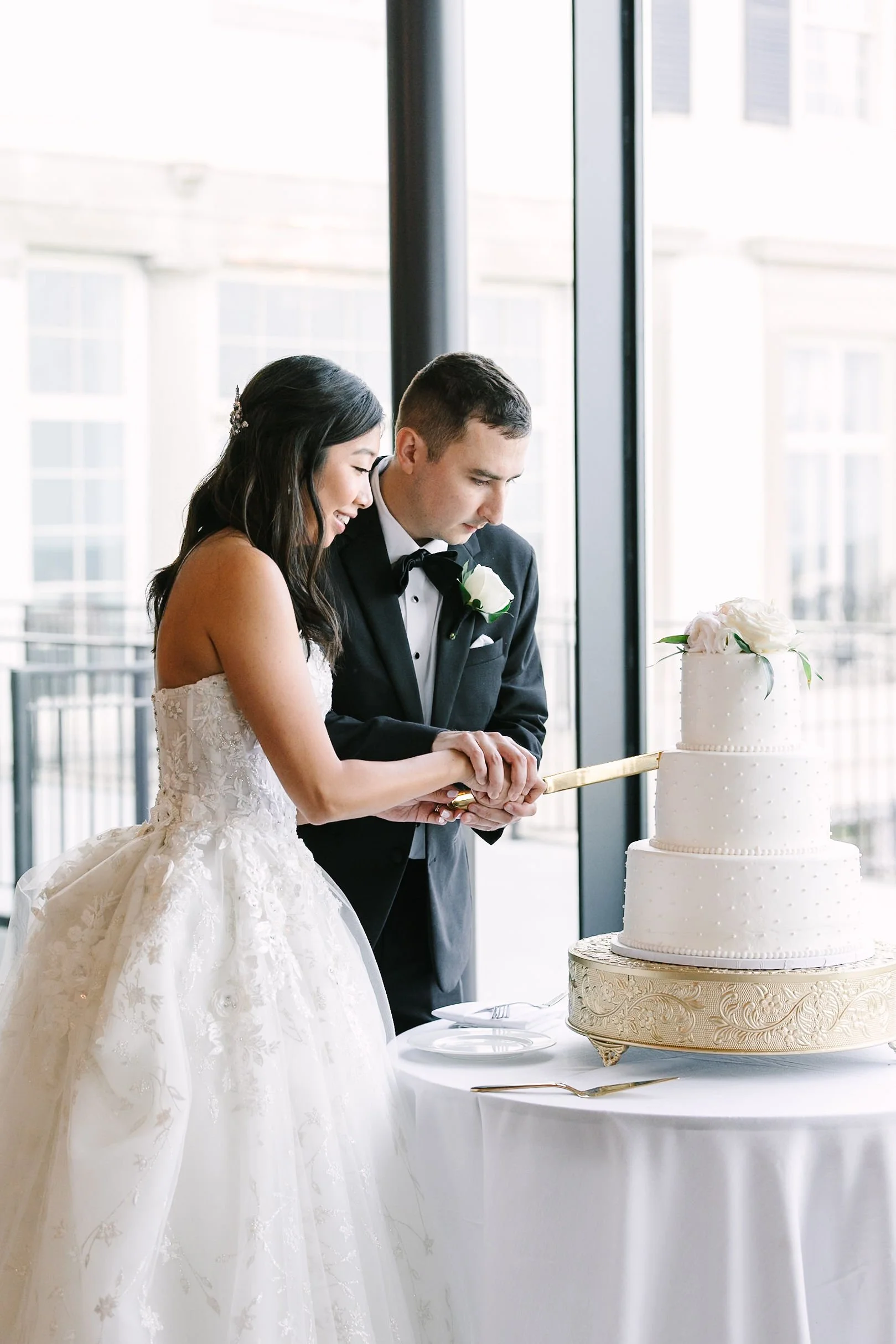 olivia-matthew-war-memorial-grosse-pointe-wedding-final-gallery-1368.jpg