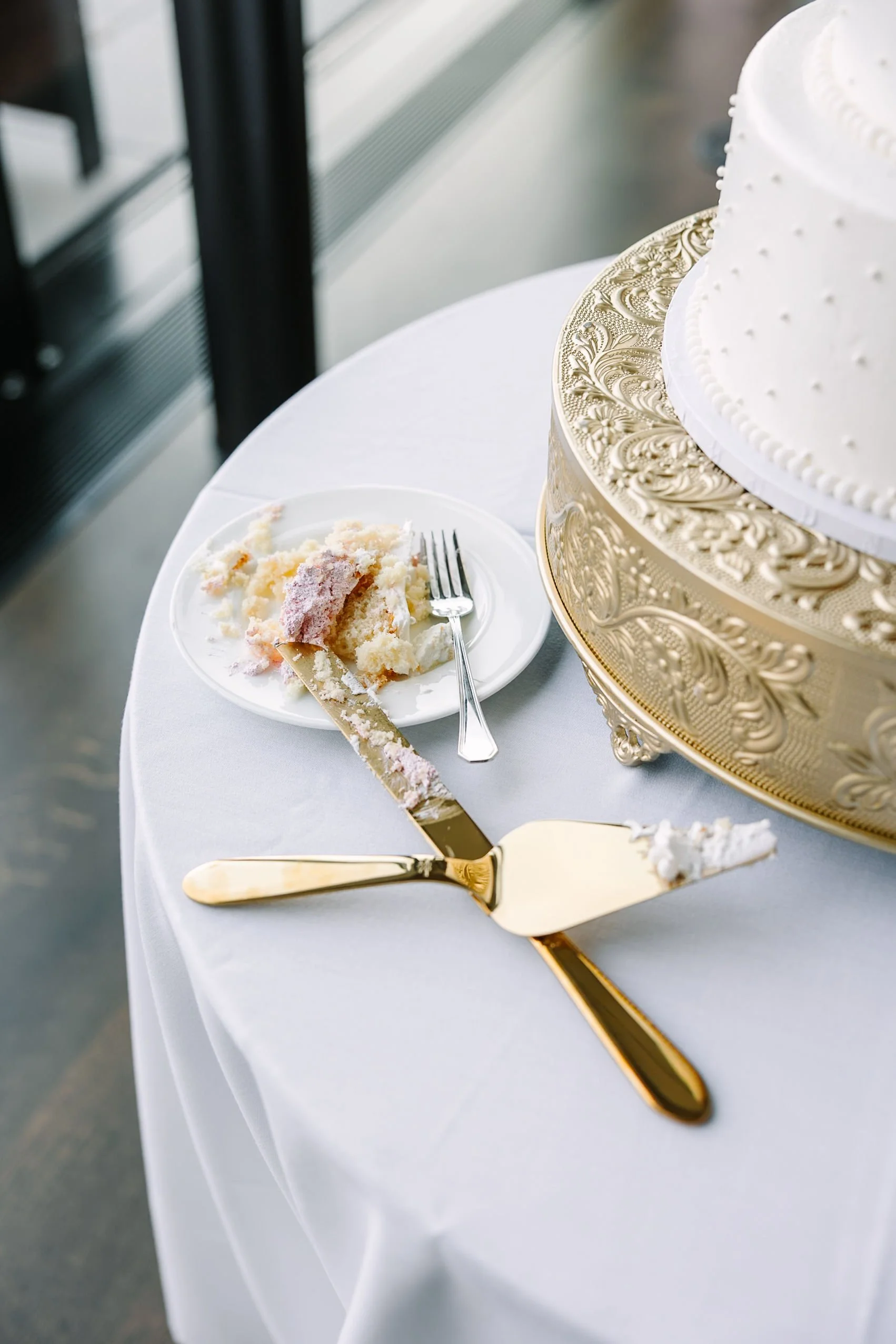 olivia-matthew-war-memorial-grosse-pointe-wedding-final-gallery-1785.jpg