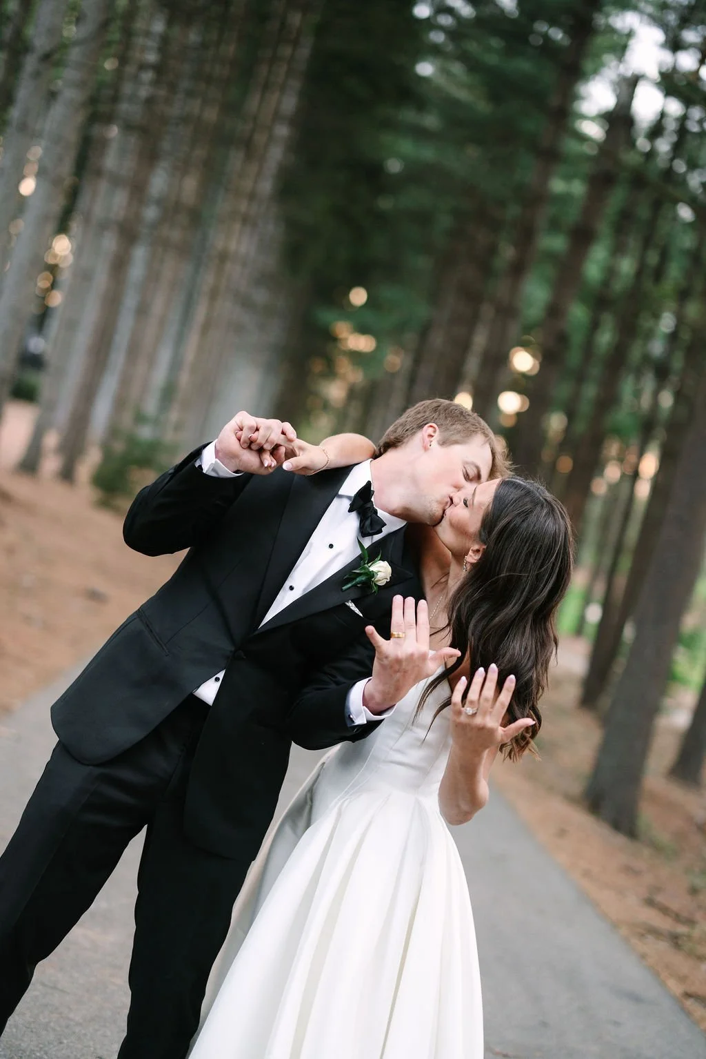 lauren-dylan-shepherds-hollow-clarkston-mi-wedding-previews-282.jpg