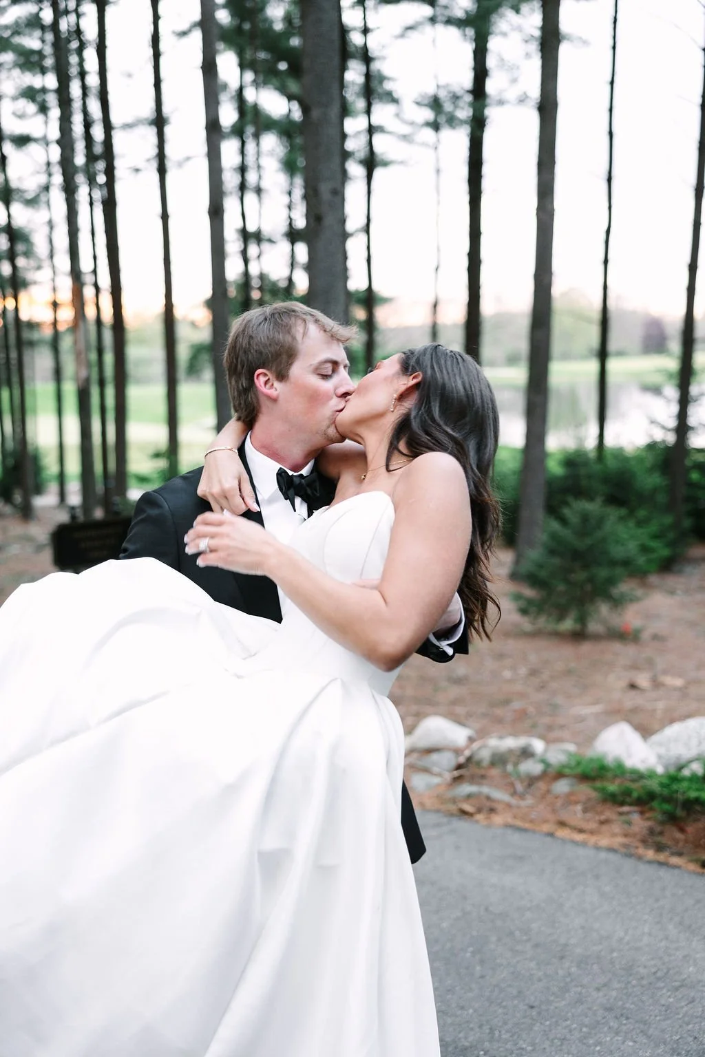 lauren-dylan-shepherds-hollow-clarkston-mi-wedding-previews-291.jpg