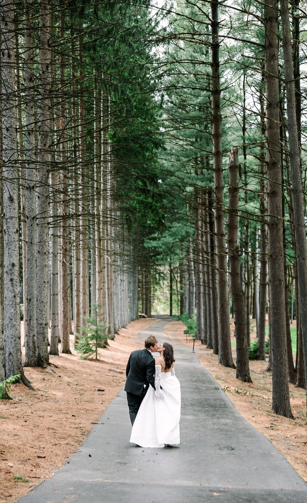 lauren-dylan-shepherds-hollow-clarkston-mi-wedding-previews-152.jpg