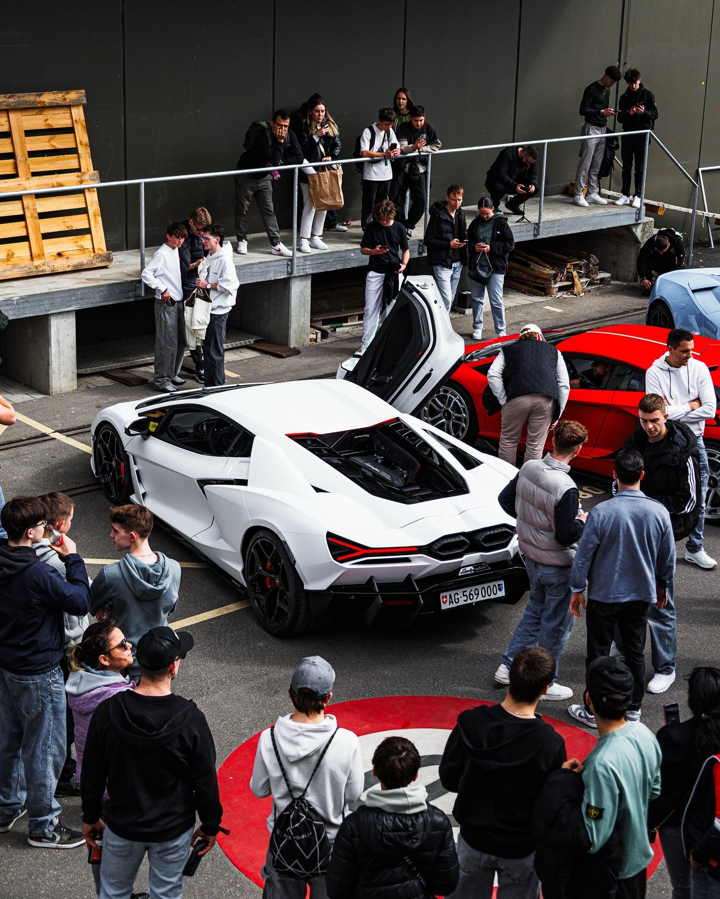 Revuelto = showstopper 🤯

📆 @myle_zurich 
🚗 @ ?

The Lamborghini Revuelto, introduced in 2023, marks a significant evolution in the brand's legacy, blending traditional V12 power with cutting-edge hybrid technology. As Lamborghini's first High-Per