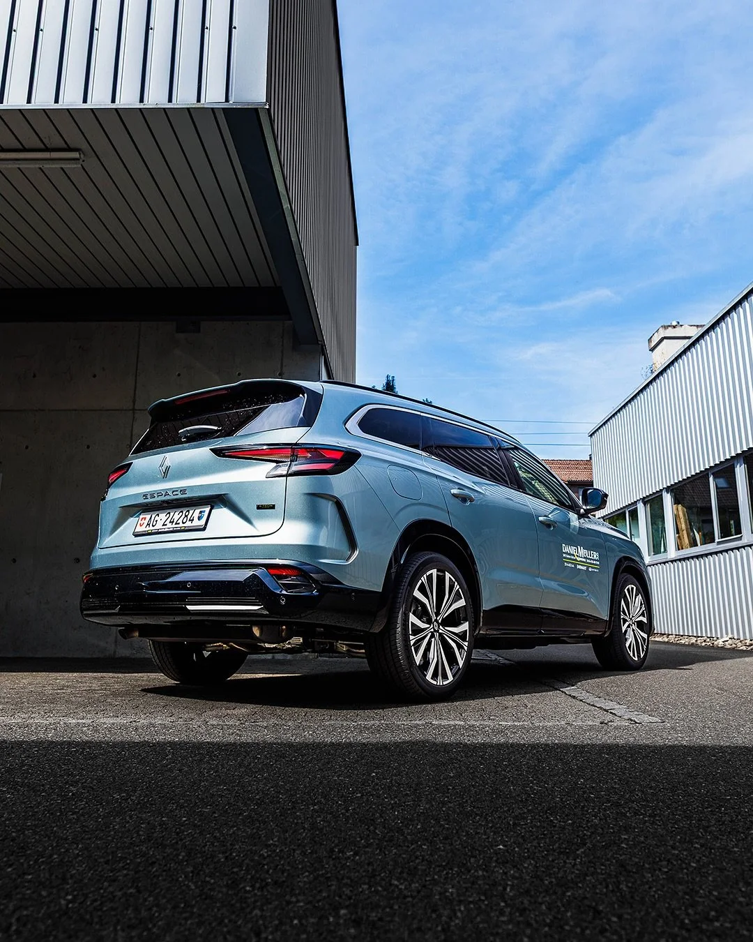 Das &uuml;berarbeitete Flaggschiff von Renault ist da: der neue Renault ESPACE! Wie der Name schon  sagt, Platz hat er. 😉

Erh&auml;ltlich als 5- und 7-Sitzer.

Jetzt bei @garagedanielmuellerag Probe fahren! 

@renault_suisse 
#renault #renaultespac