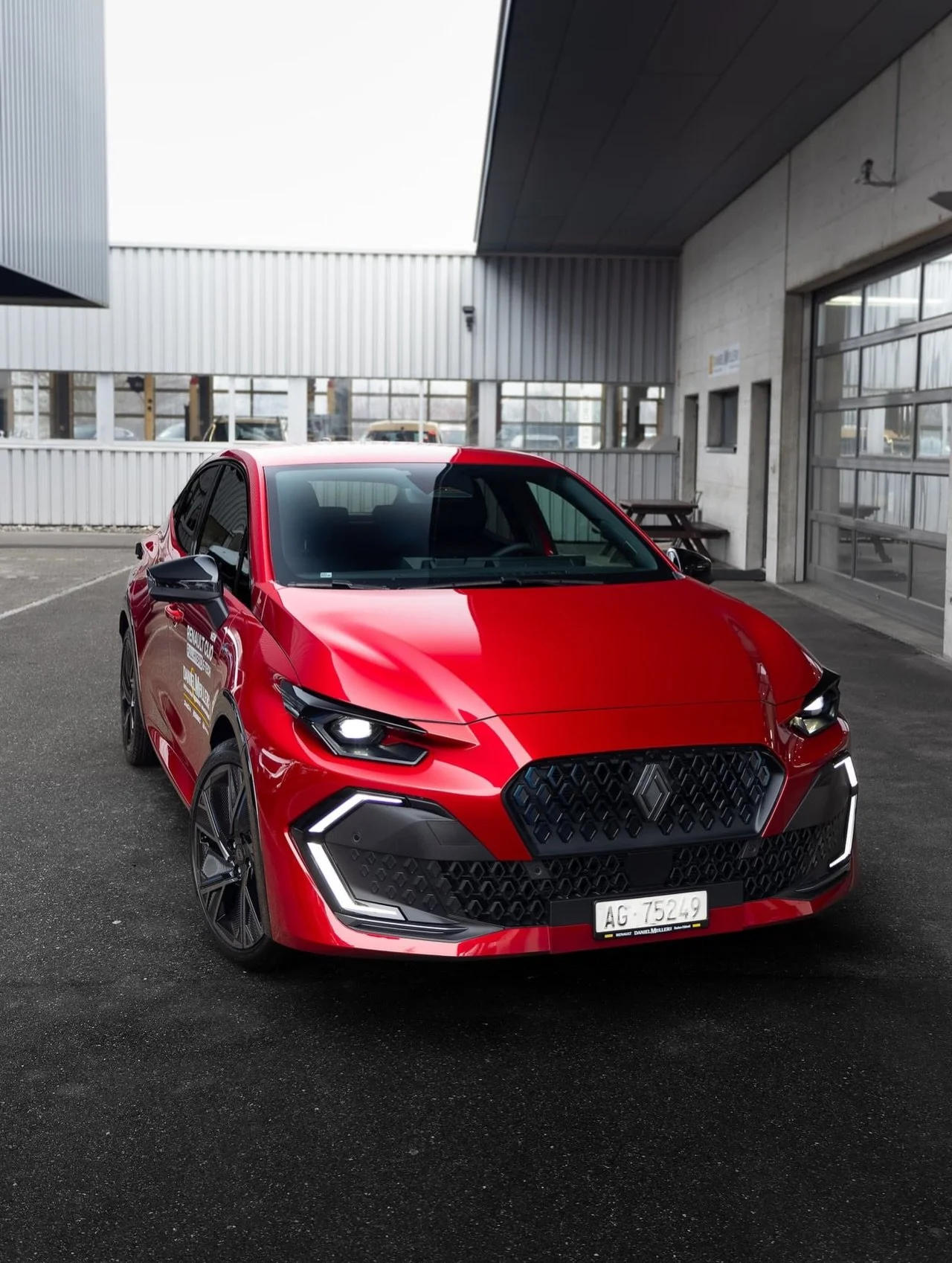 New Renault Clio 6! 🫱🏻&zwj;🫲🏼

🚗 @garagedanielmuellerag // @renault_suisse 

#renault #clio