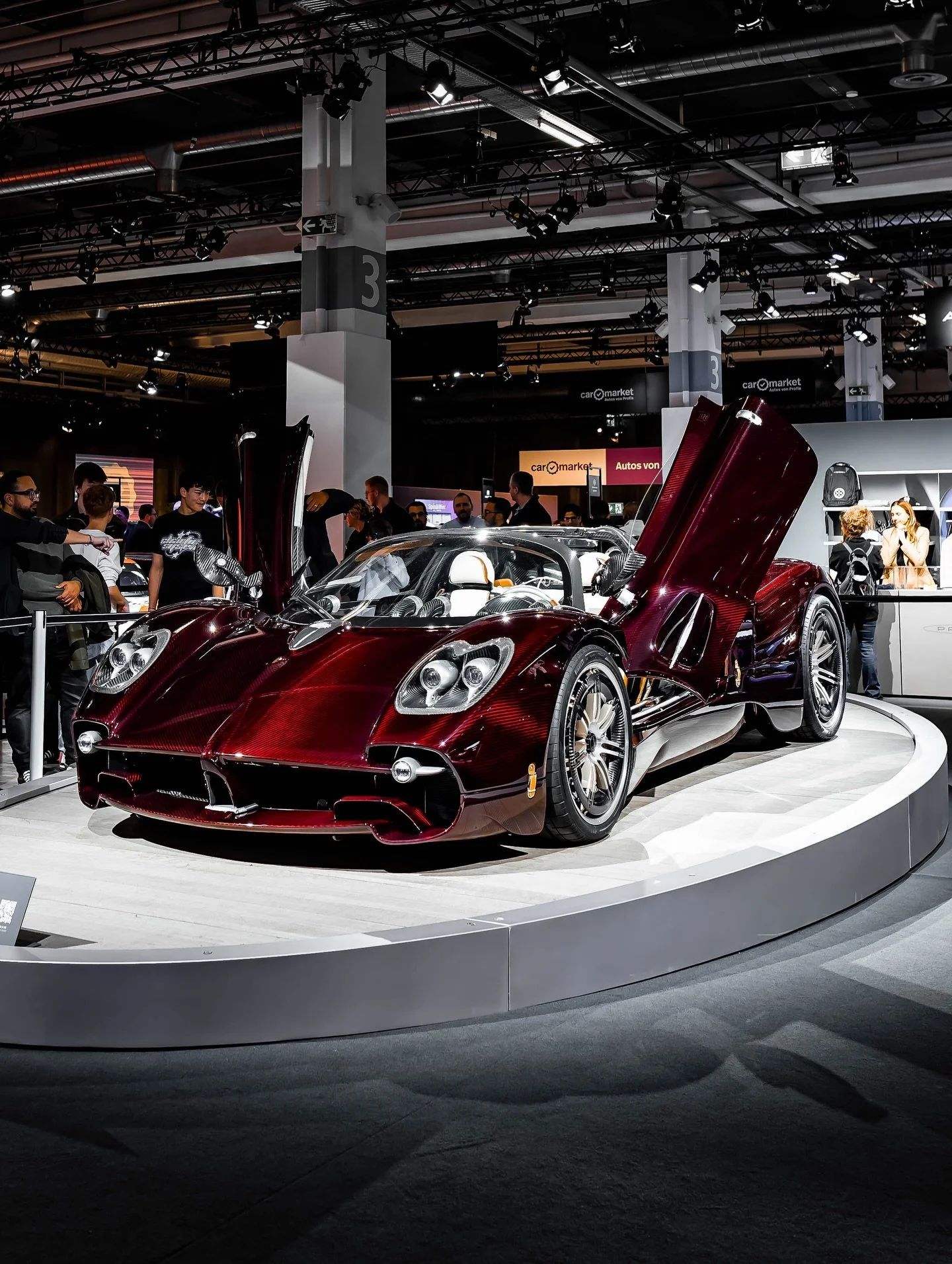 Utopia.

📆 @autozuerich_official 
🏎️ @kessel_ch 
🌐 @paganiautomobili 

#pagani #utopia #paganiutopia