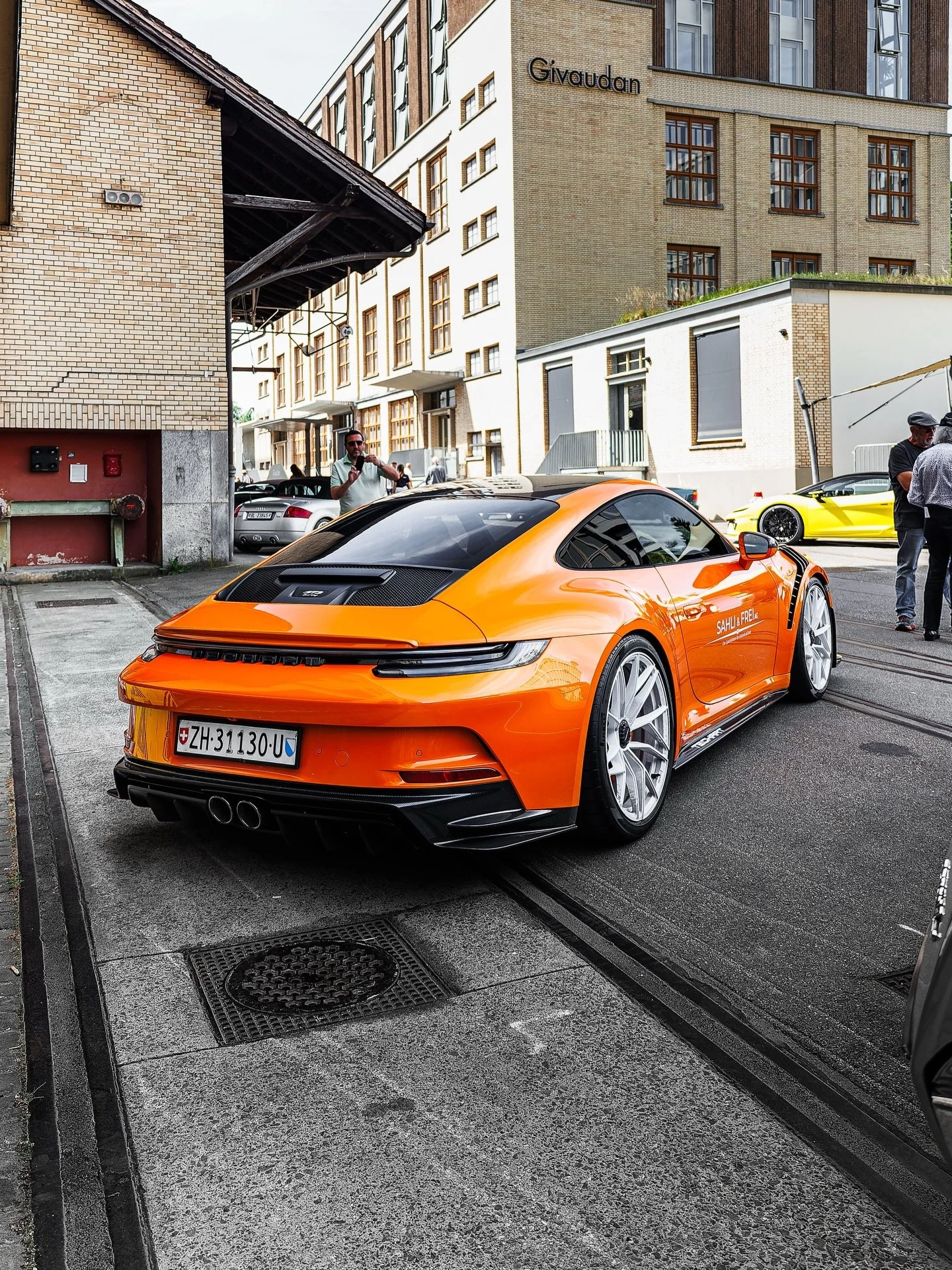 🍊GT3 Touring with Techart kit from @sahliundfreiag 

Event from @openairlifestyle 

Tuningkit from @techart 

#porsche #911 #porsche911 #gt3 #techart