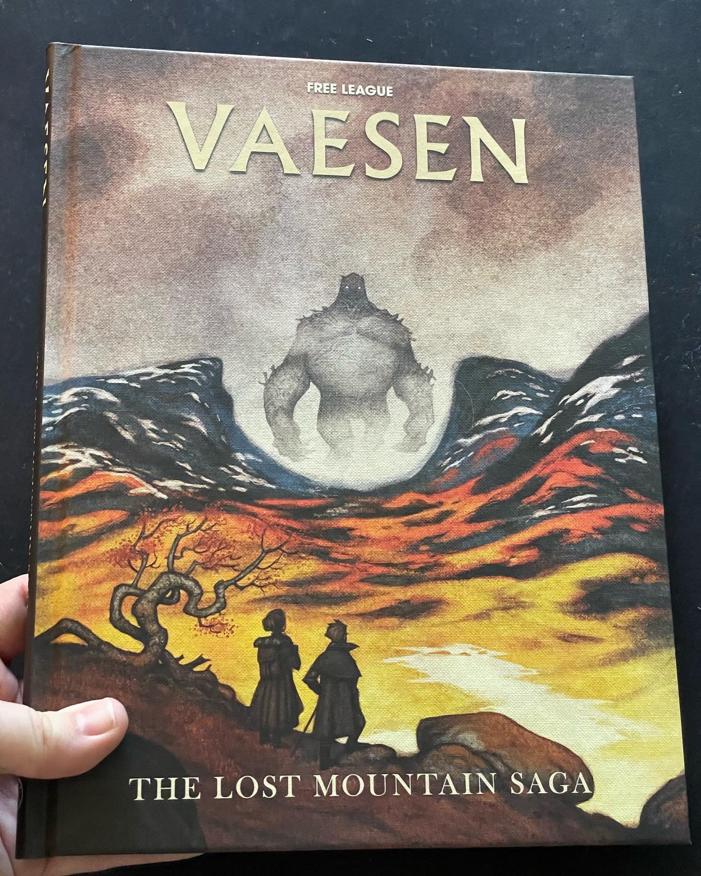 What!? There&rsquo;s an actual play podcast out there turned into an official release?! It looks amazing @thelostmountainsaga @freeleaguepublishing and I can&rsquo;t wait to dive in.
#tmcircle #vaesenrpg #actualplaypodcast