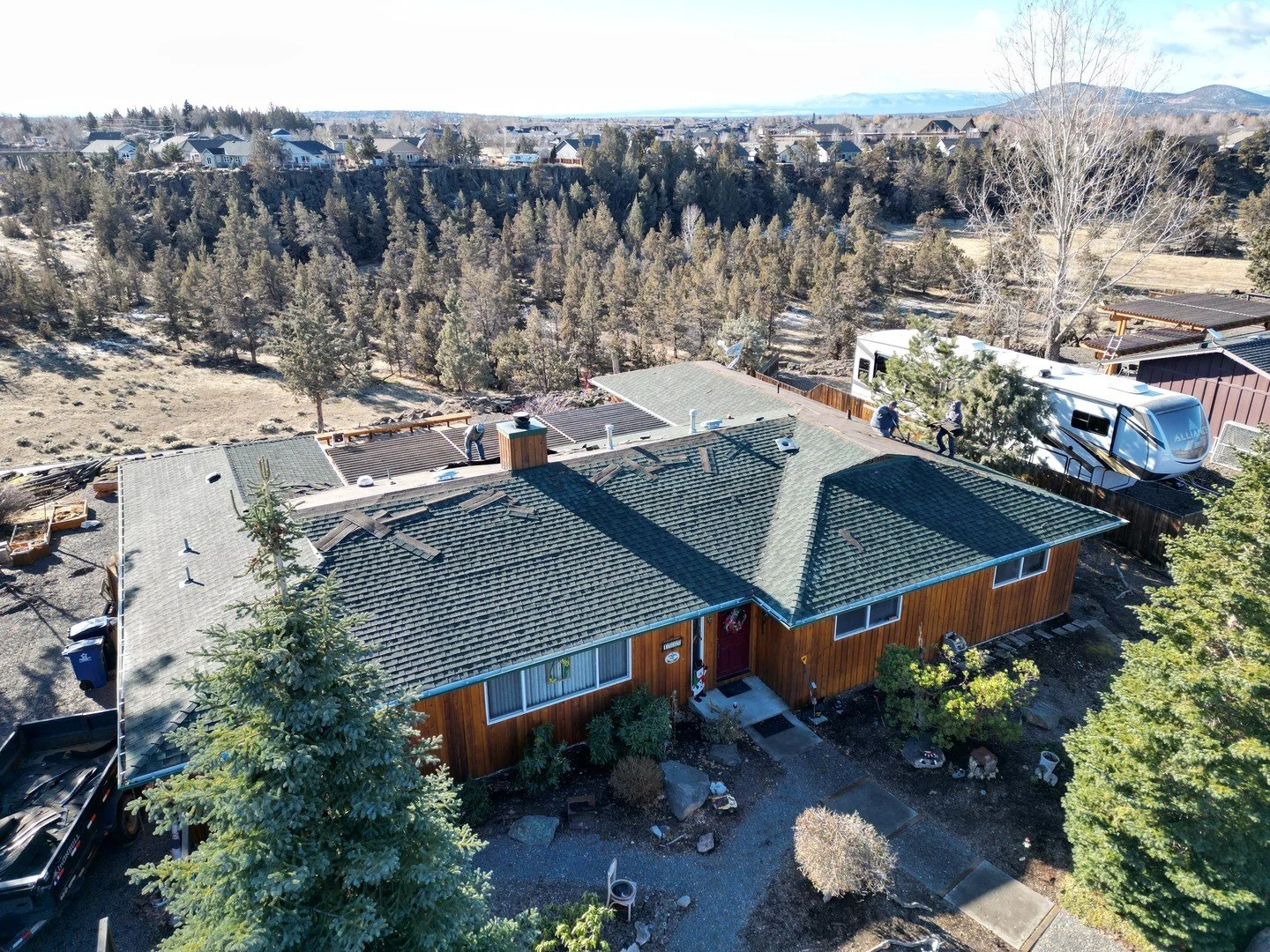 August’s hailstorm totaled nearly 19,000 roofs in Central Oregon. Even if your roof looks fine, hidden damage can show up as leaks this winter. Book your inspection now before the busy season!