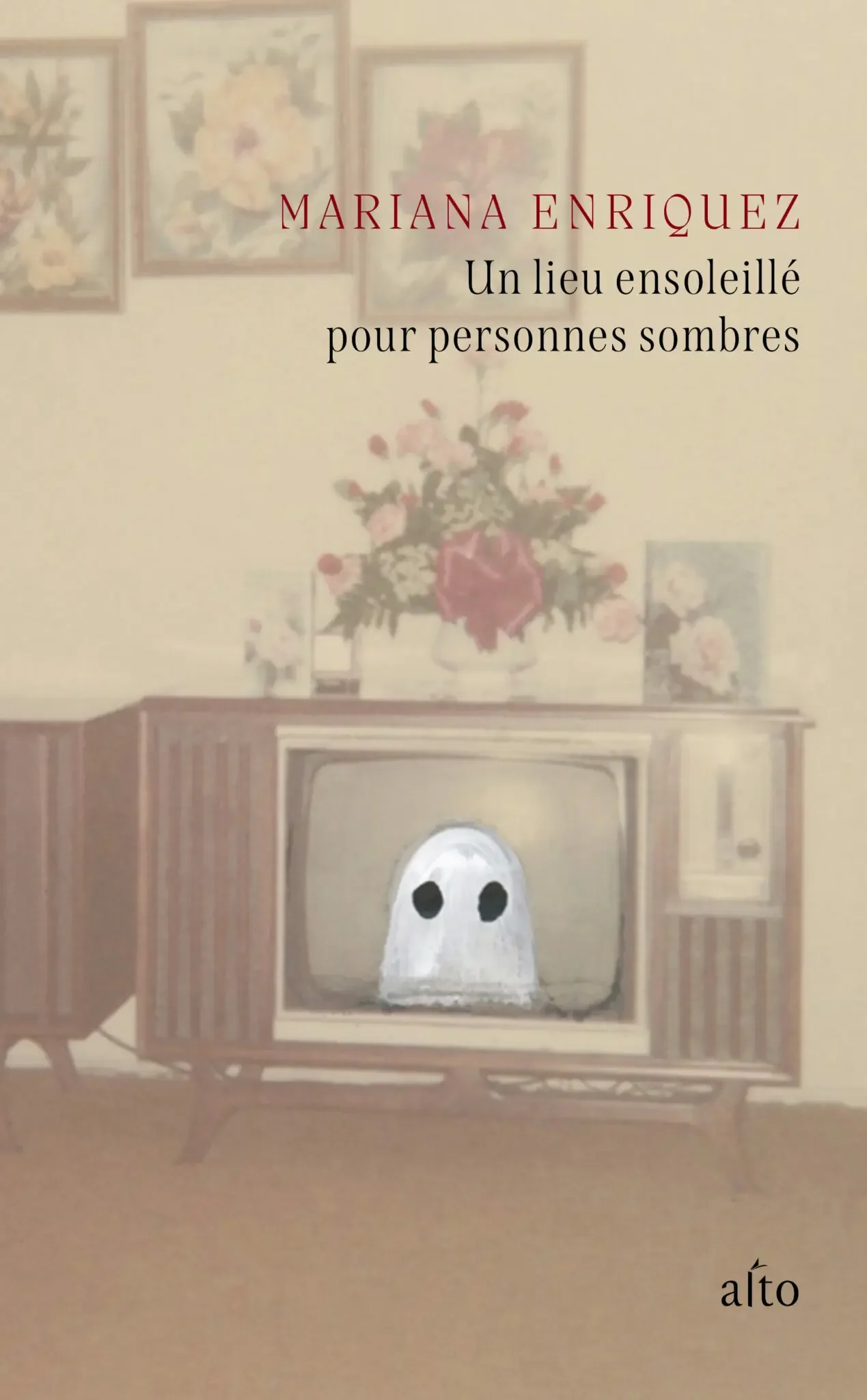 Couv_Un-lieu-ensoleille-pour-personnes-sombres_Mariana-Enriquez-1269x2048.webp